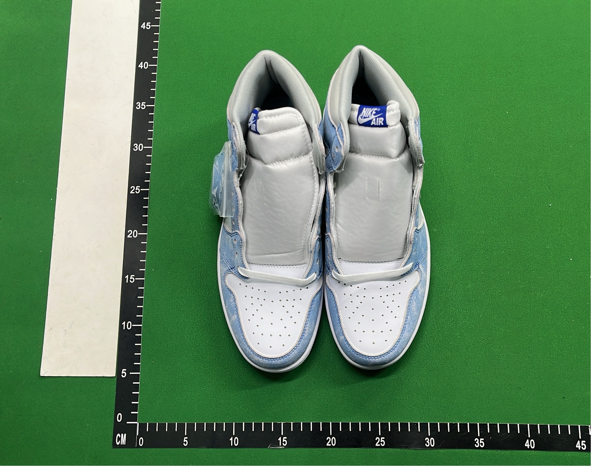 Air Jordan 1 High Blue Denim Edition Sneakers