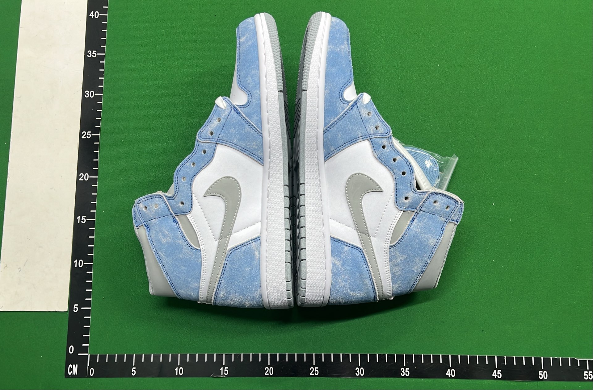 Air Jordan 1 High Blue Denim Edition Sneakers