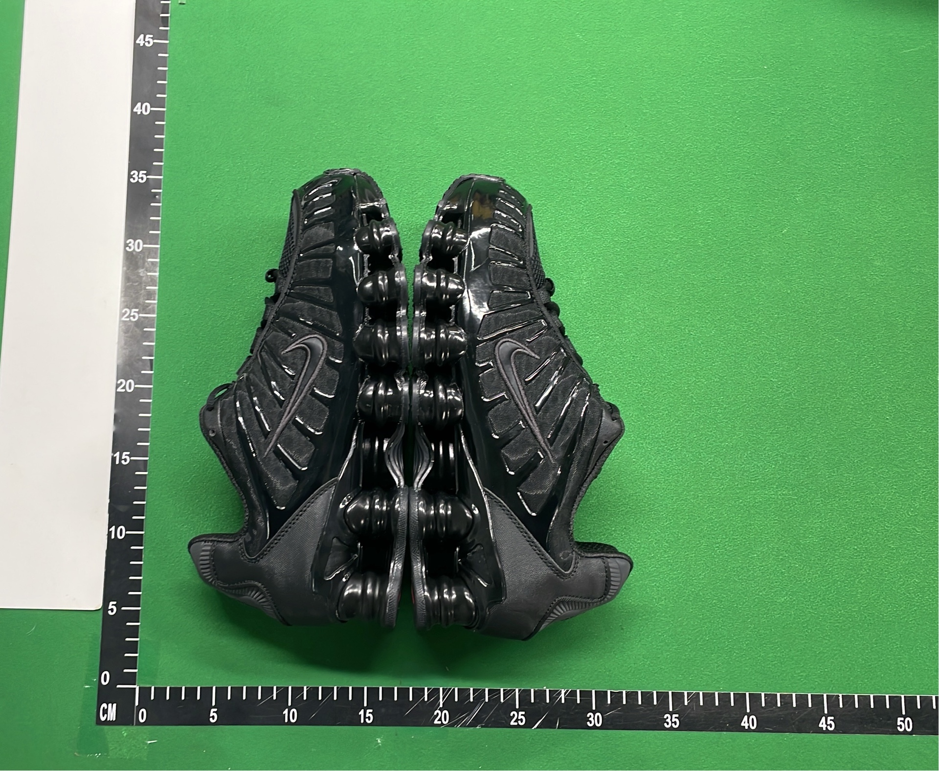 Nike Air Shox R4 Supreme Olive Green Sneakers