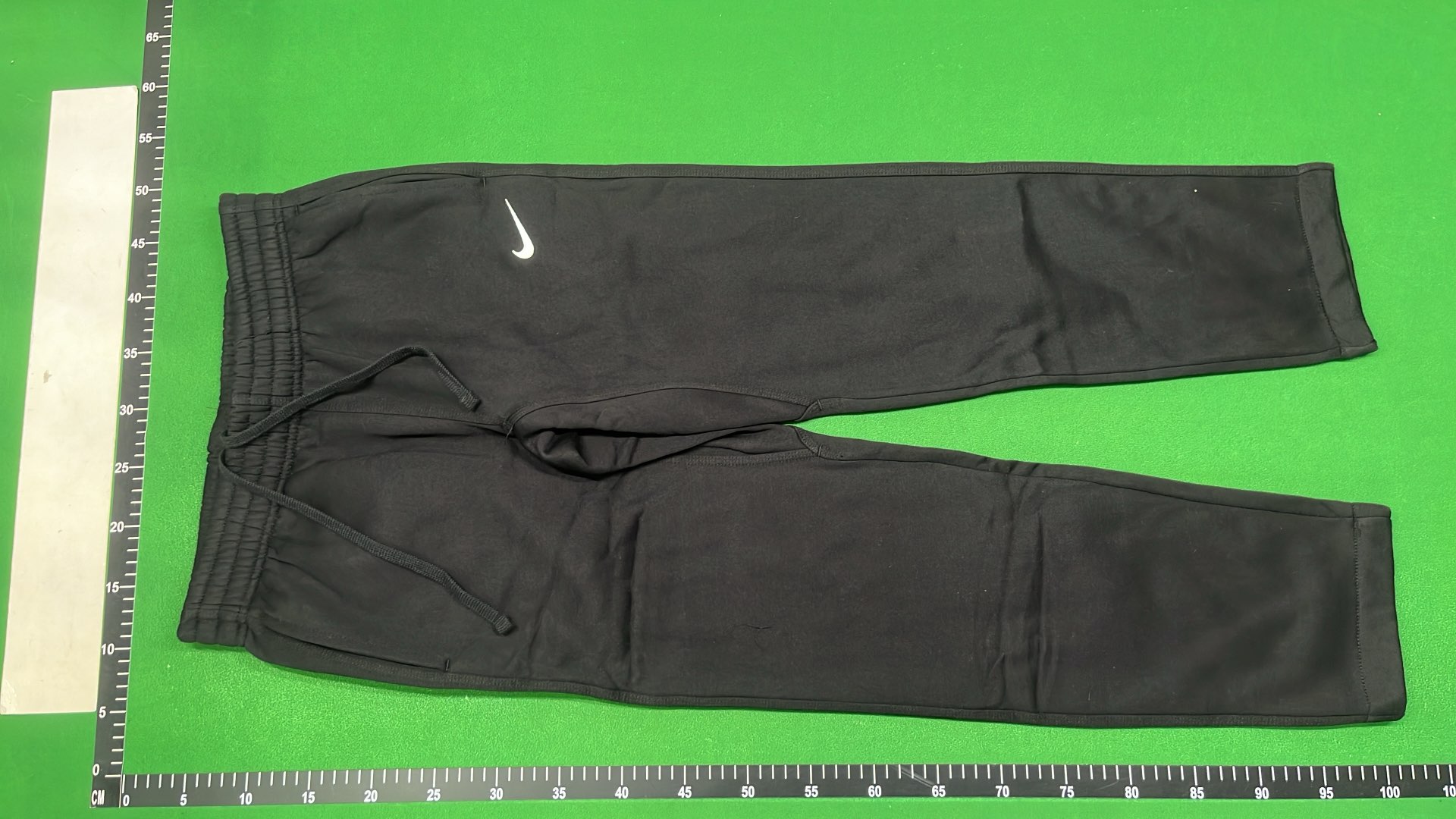 Nike Men's Therma-FIT Sweatpants - Comfortable Athletic Wear