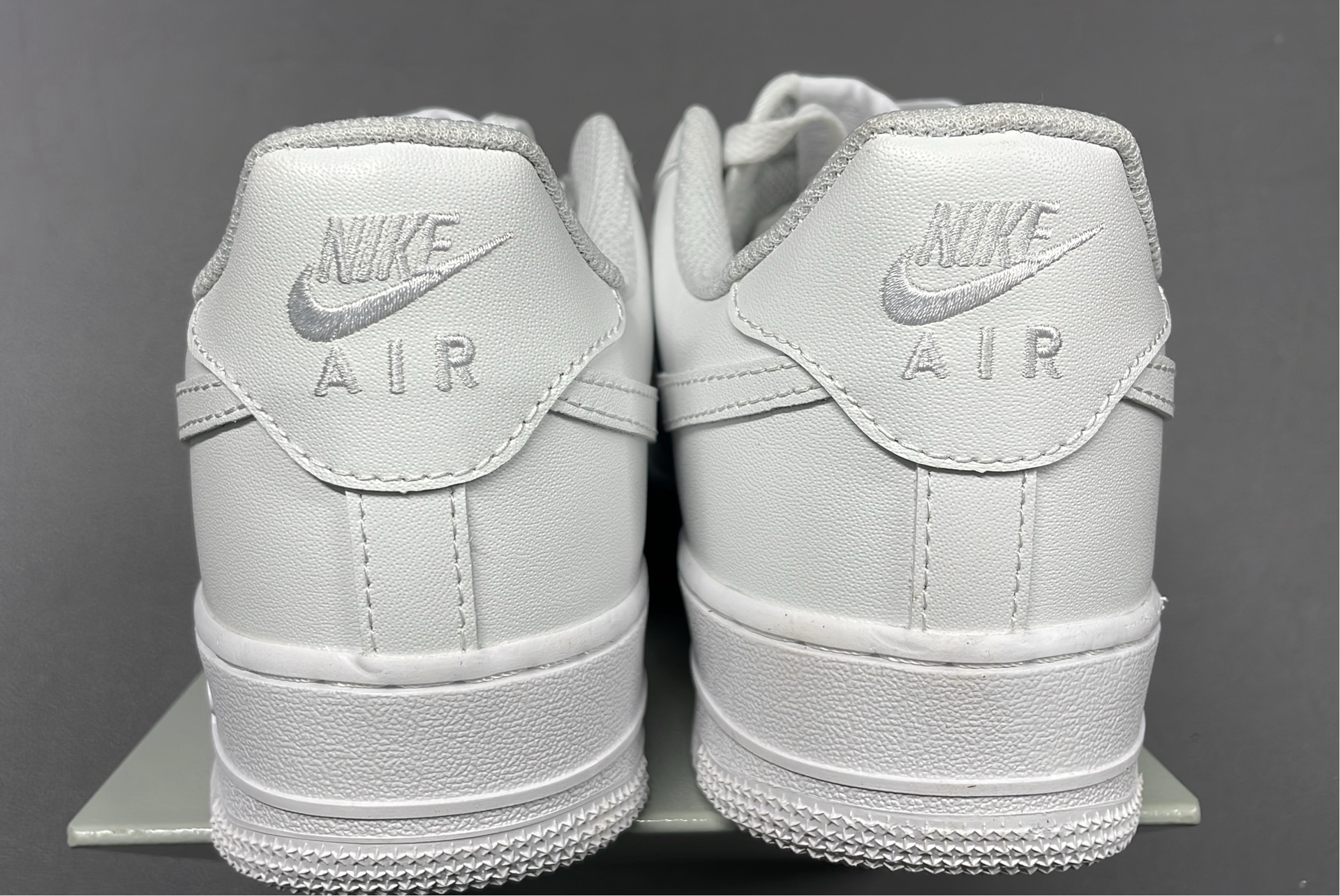 Nike Air Force 1 Low White Green Swoosh Gold Logo