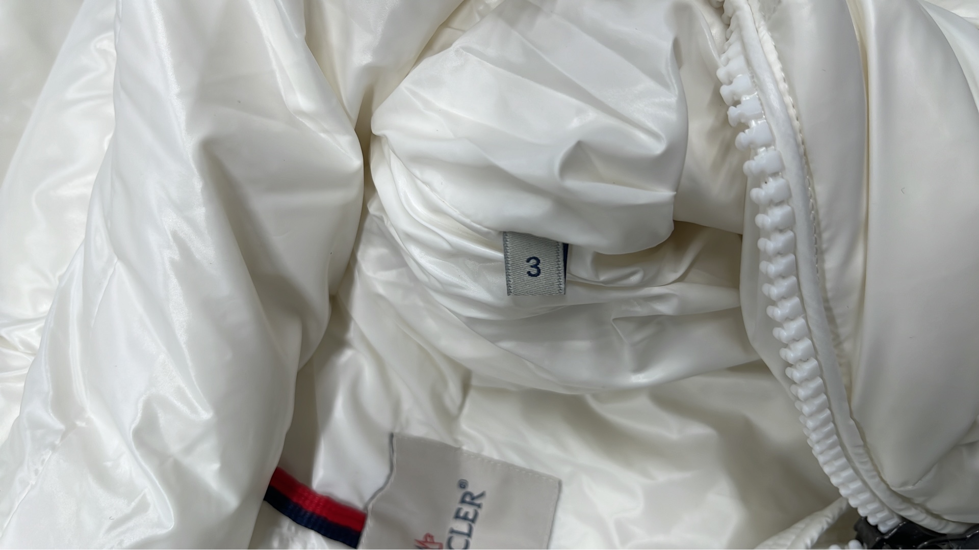 Moncler Women's White Down Jacket with Hood and Logo Patch