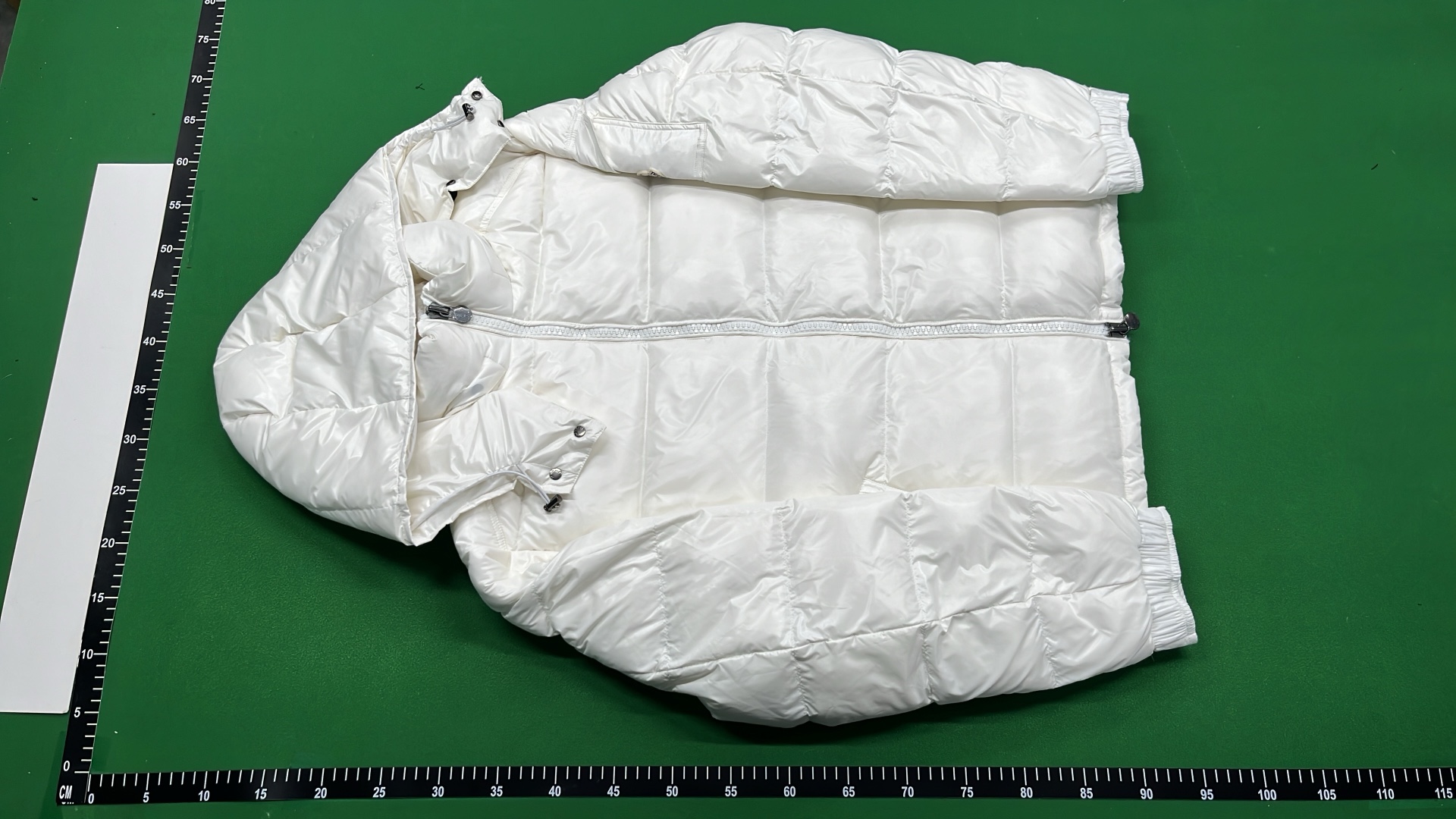 Moncler Women's White Down Jacket with Hood and Logo Patch