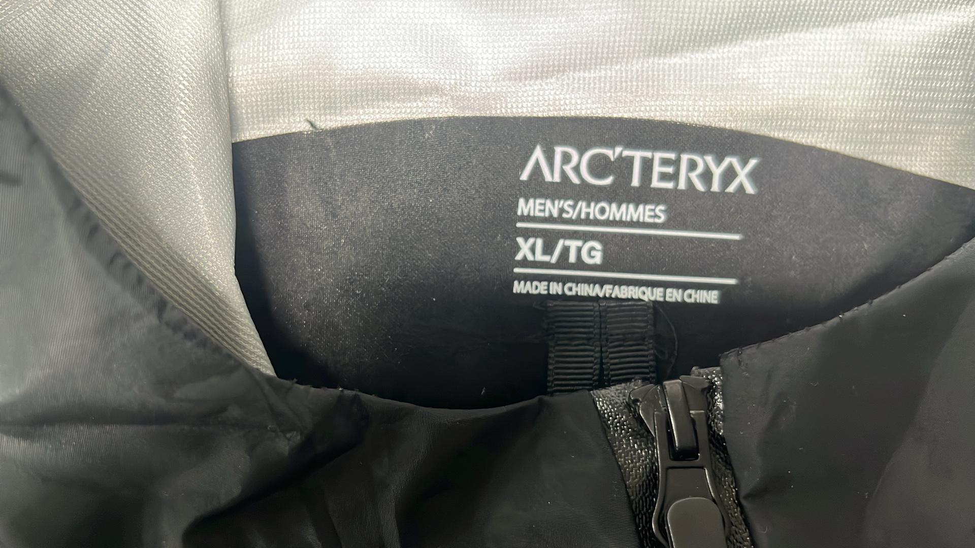 Waterproof Hooded Jacket for Men - Lightweight & Breathable Outdoor Wear