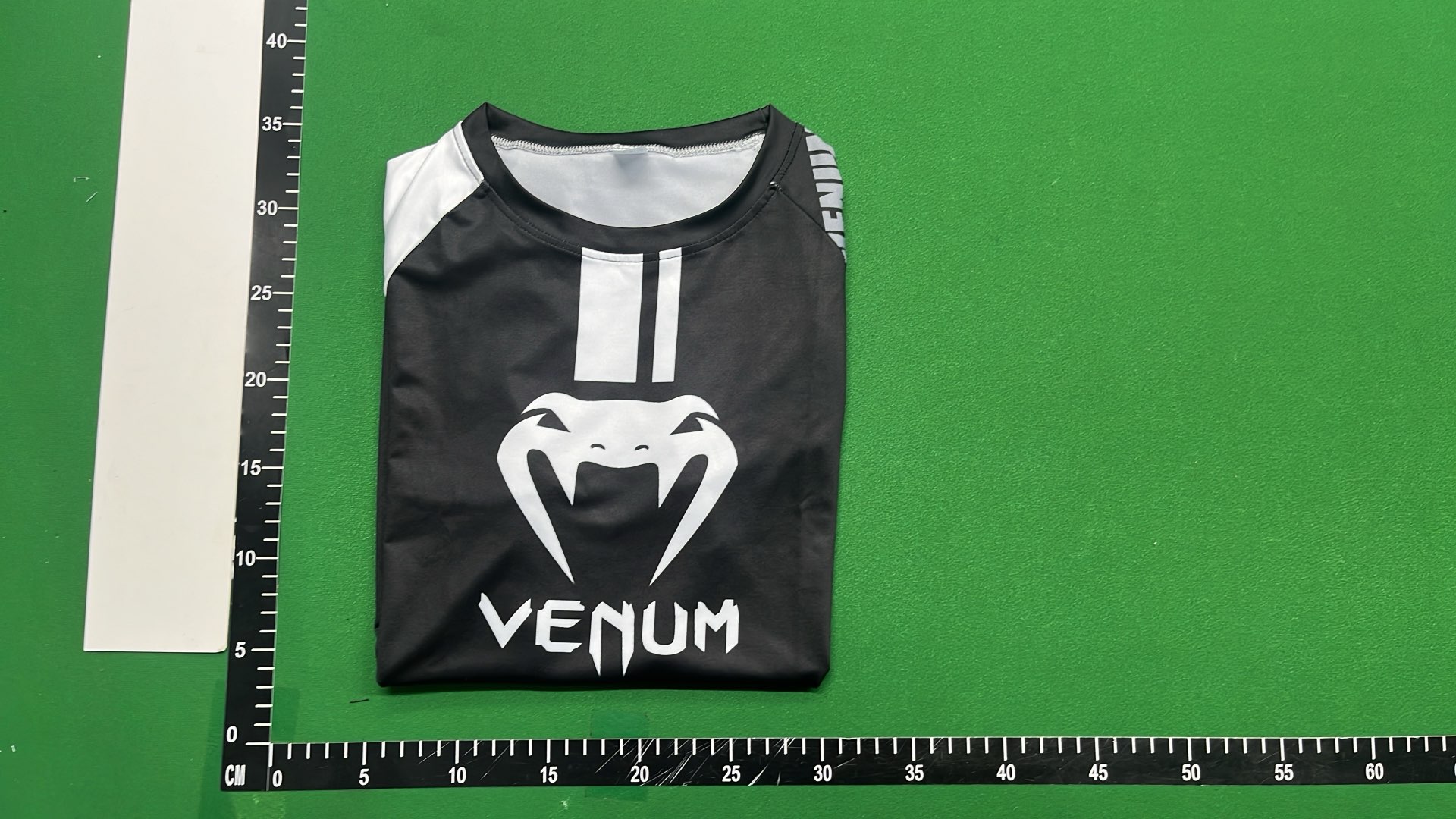 VENUM King of Fighters Short Sleeve Rash Guard