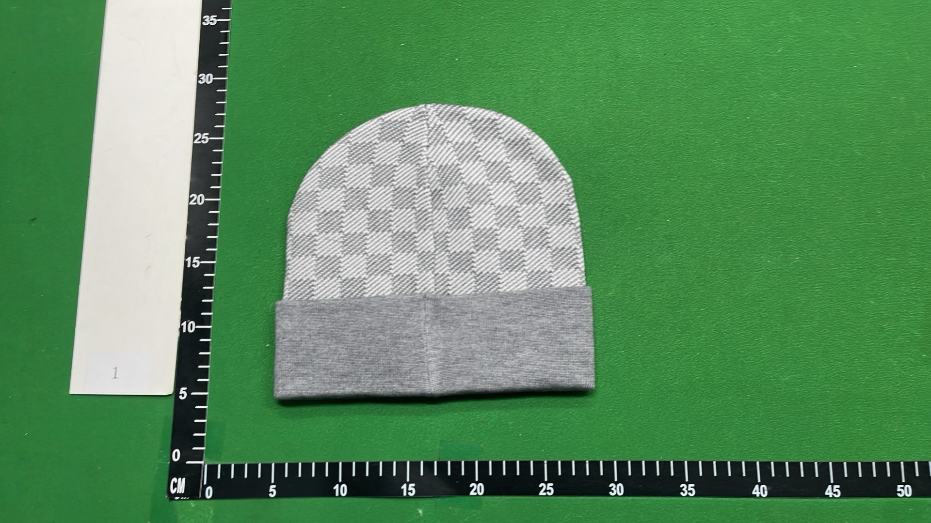 223# Pink Beanie Hat with Logo Dust Bag