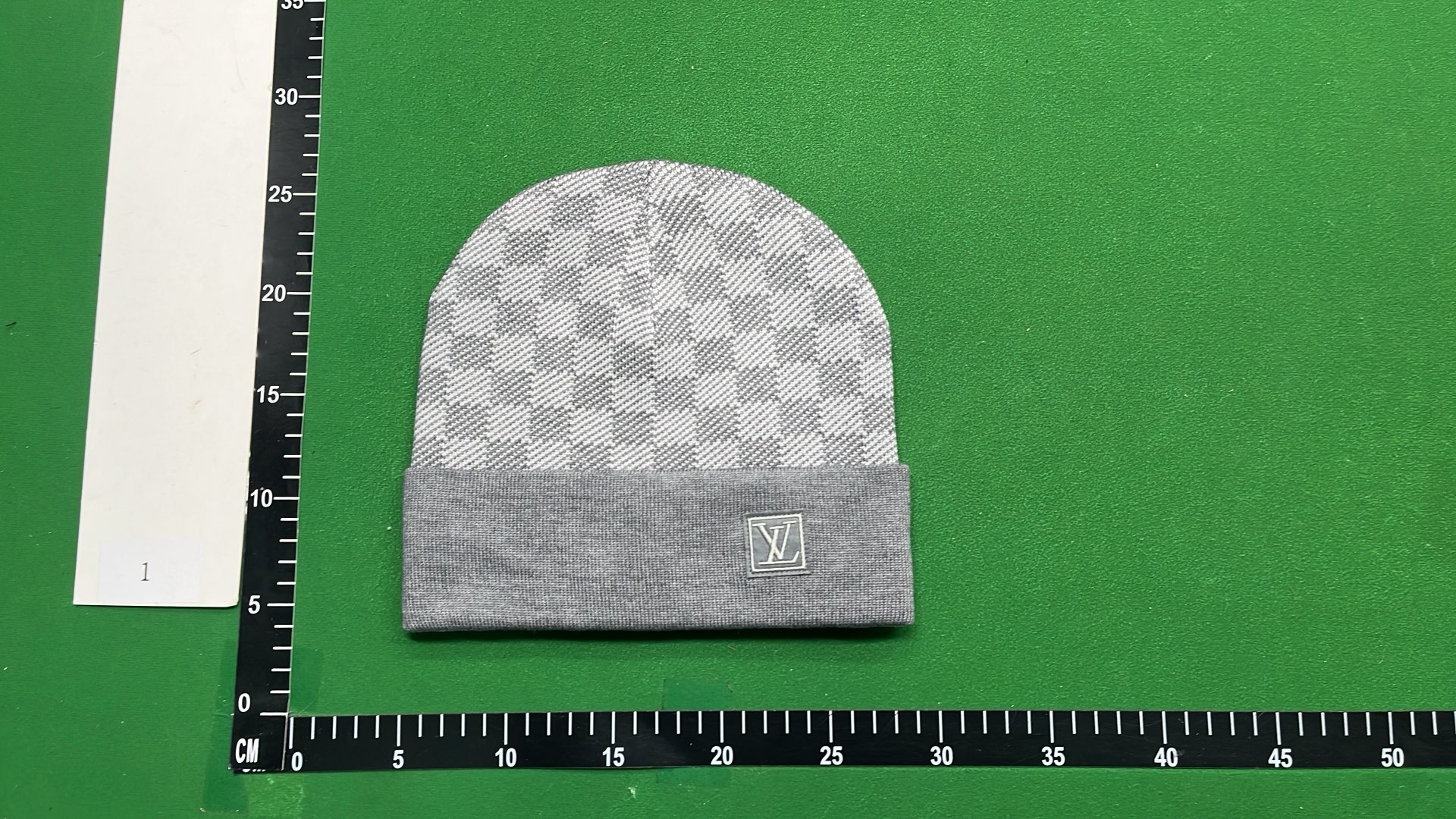 223# Pink Beanie Hat with Logo Dust Bag
