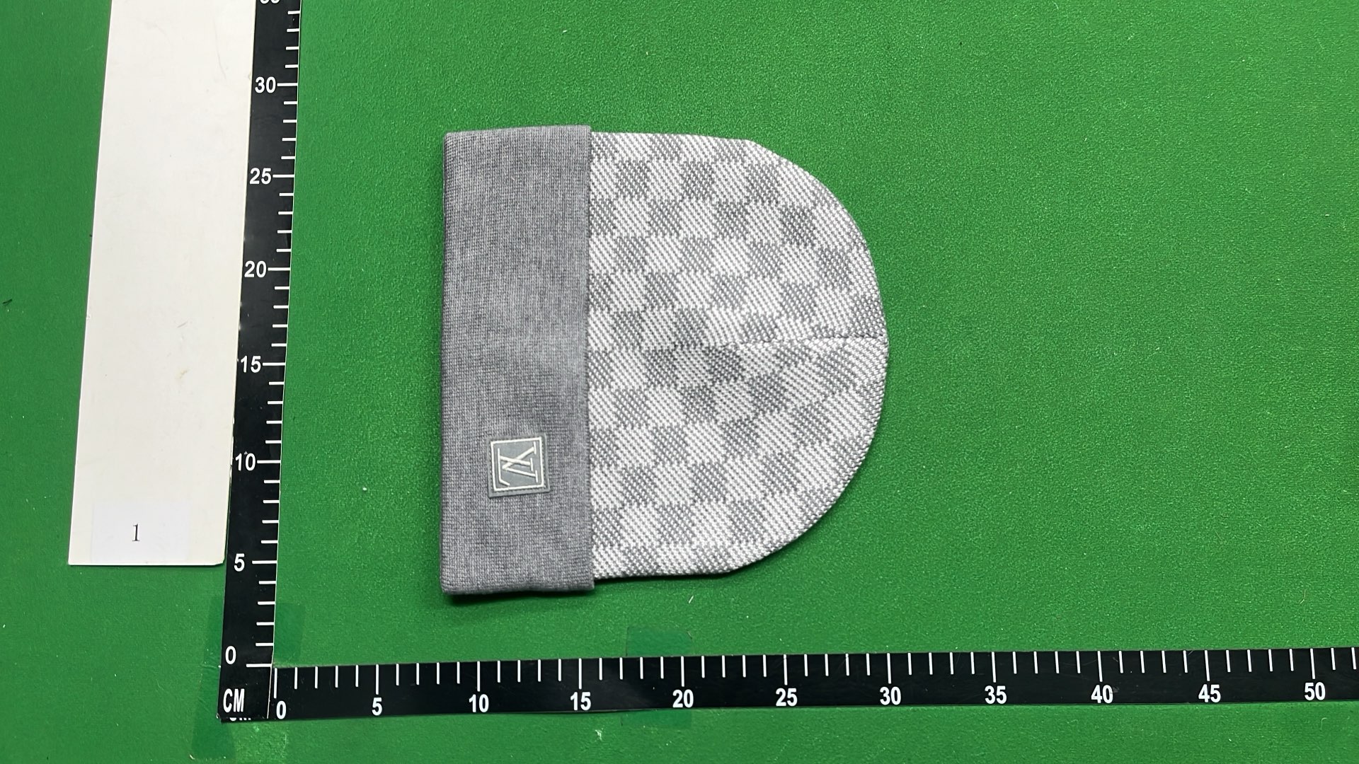 223# Pink Beanie Hat with Logo Dust Bag