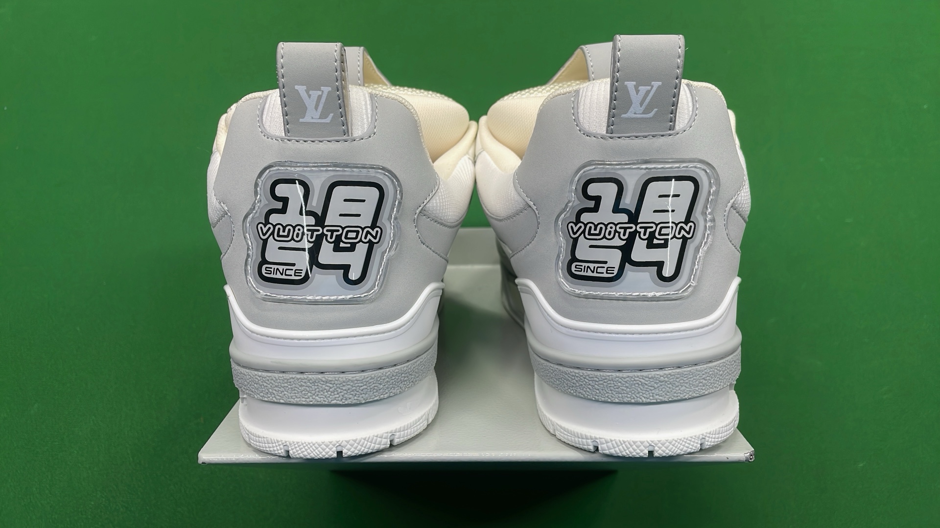 Top-Level Version Lightning Delivery Sneakers for Men and Women