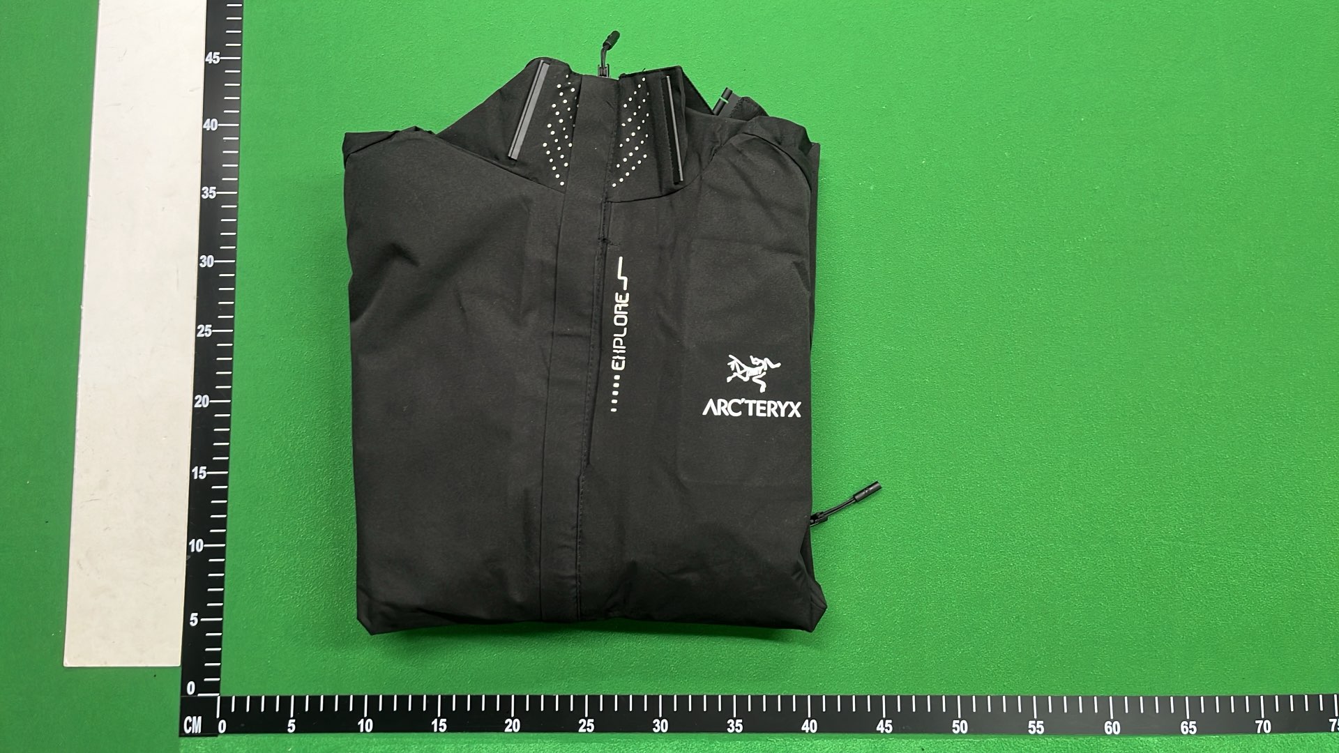 Arc'teryx GORE-TEX Jacket with Hood - Black