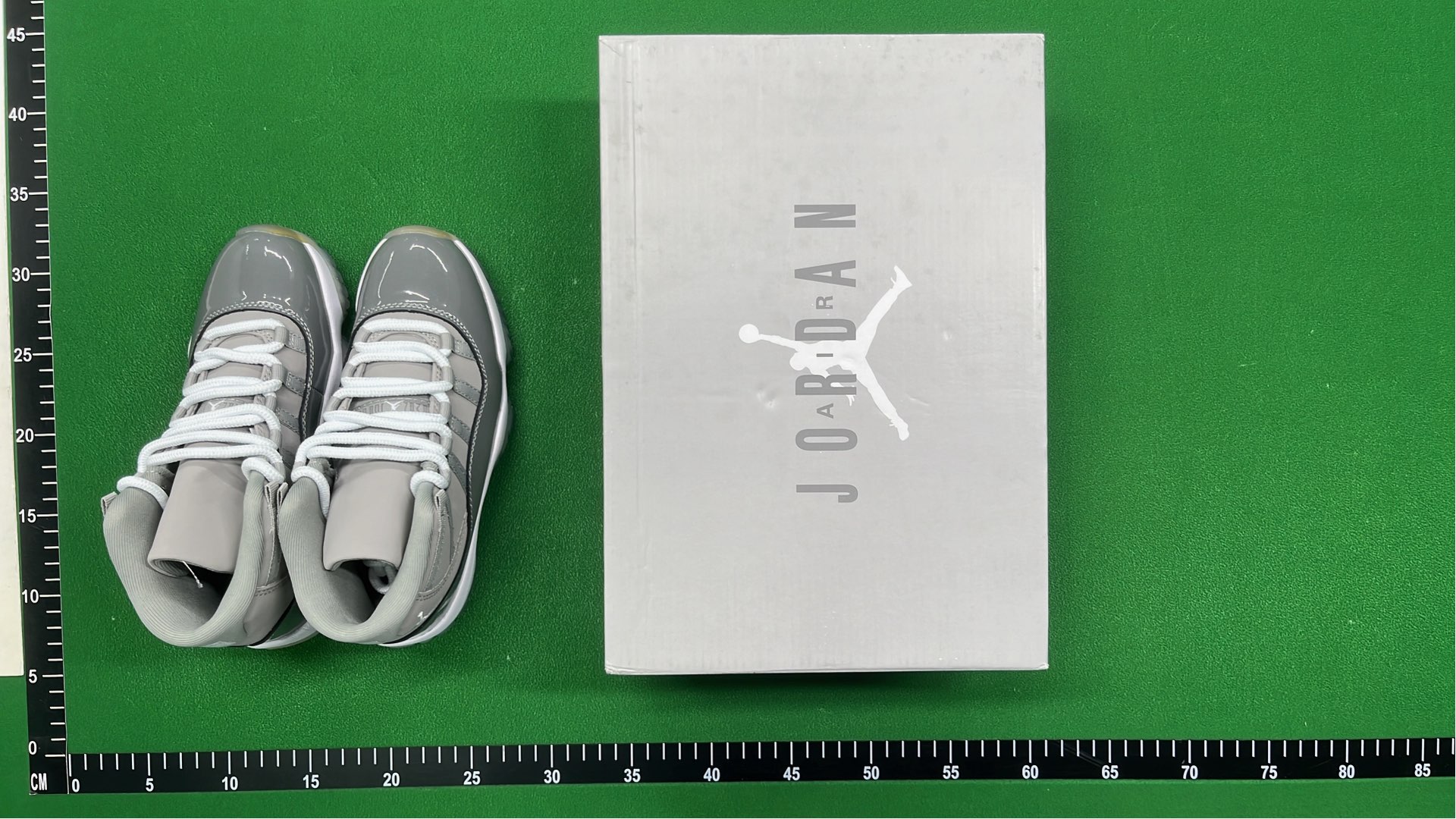 Air Jordan 11 Retro High OG White Black Red