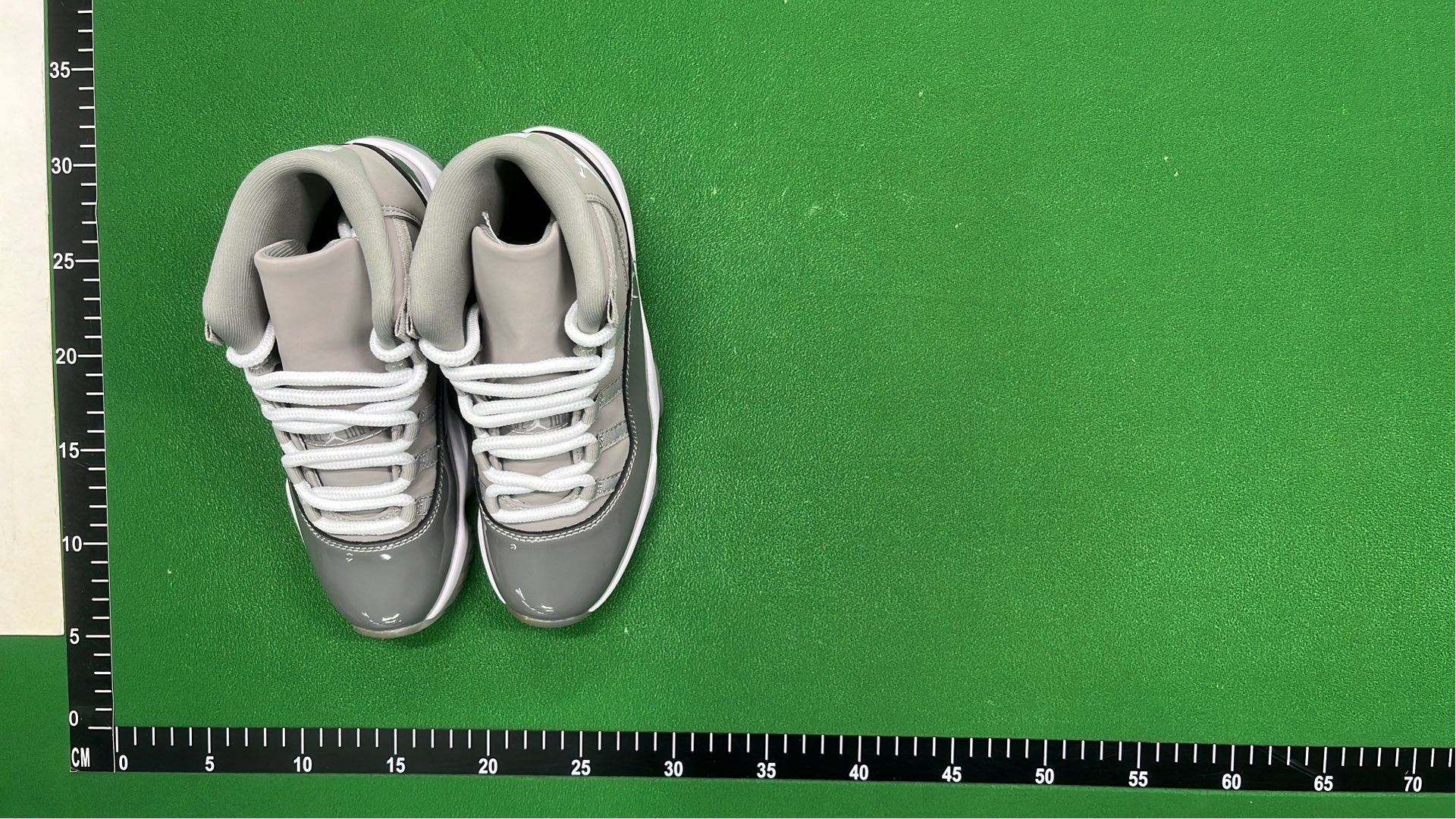 Air Jordan 11 Retro High OG White Black Red