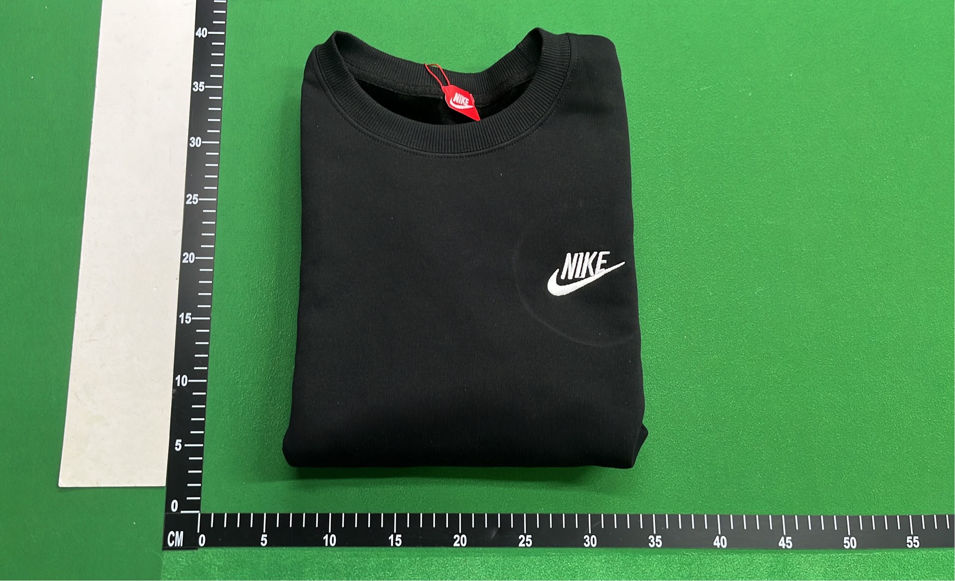 Nike Crewneck Sweatshirt - Classic Logo Design in Multiple Colors