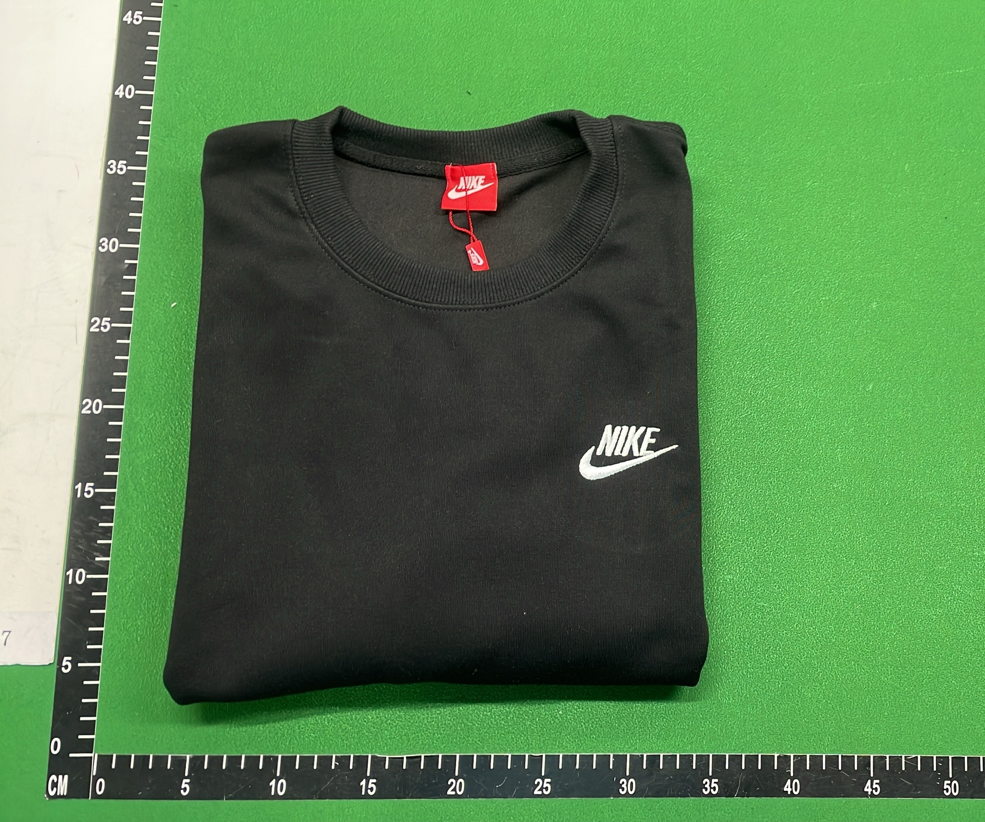Nike Crewneck Sweatshirt - Classic Logo Design in Multiple Colors