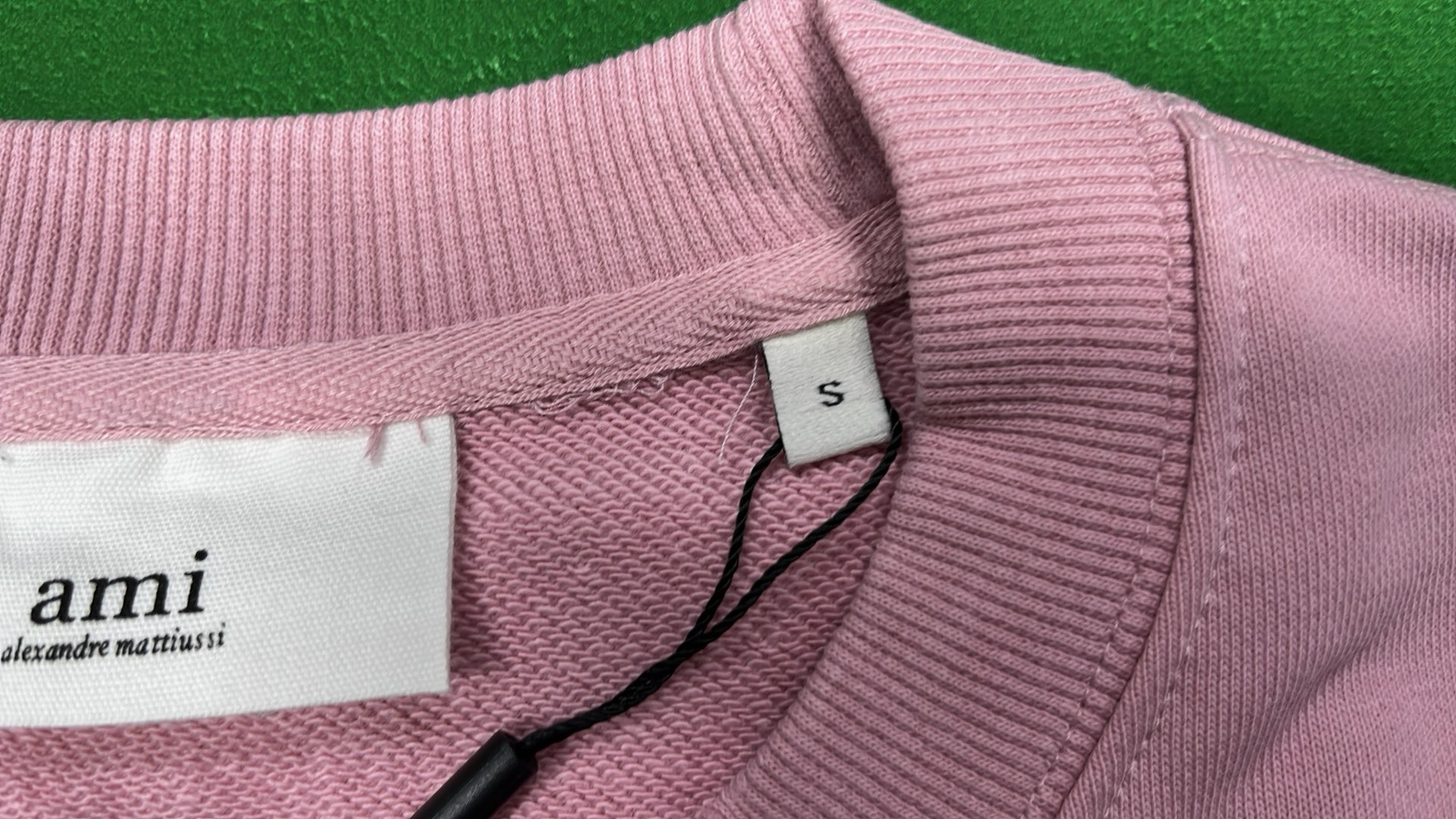 Heart Logo Sweatshirt in Multiple Colors - Cozy & Stylish