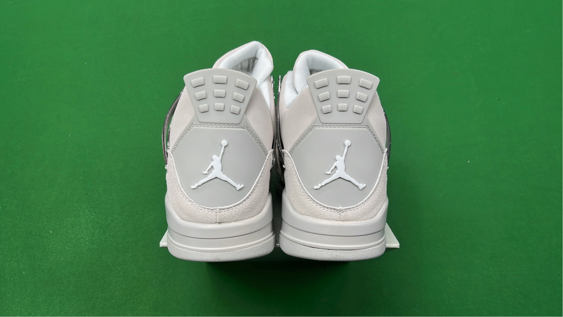 Air Jordan 4 Retro Sneakers - Classic Basketball Shoes