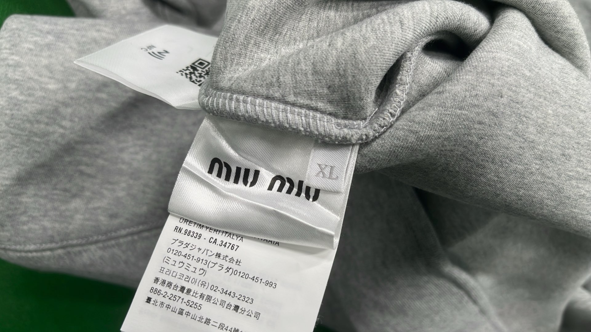 Gray Zip-Up Hoodie for Casual Wear
