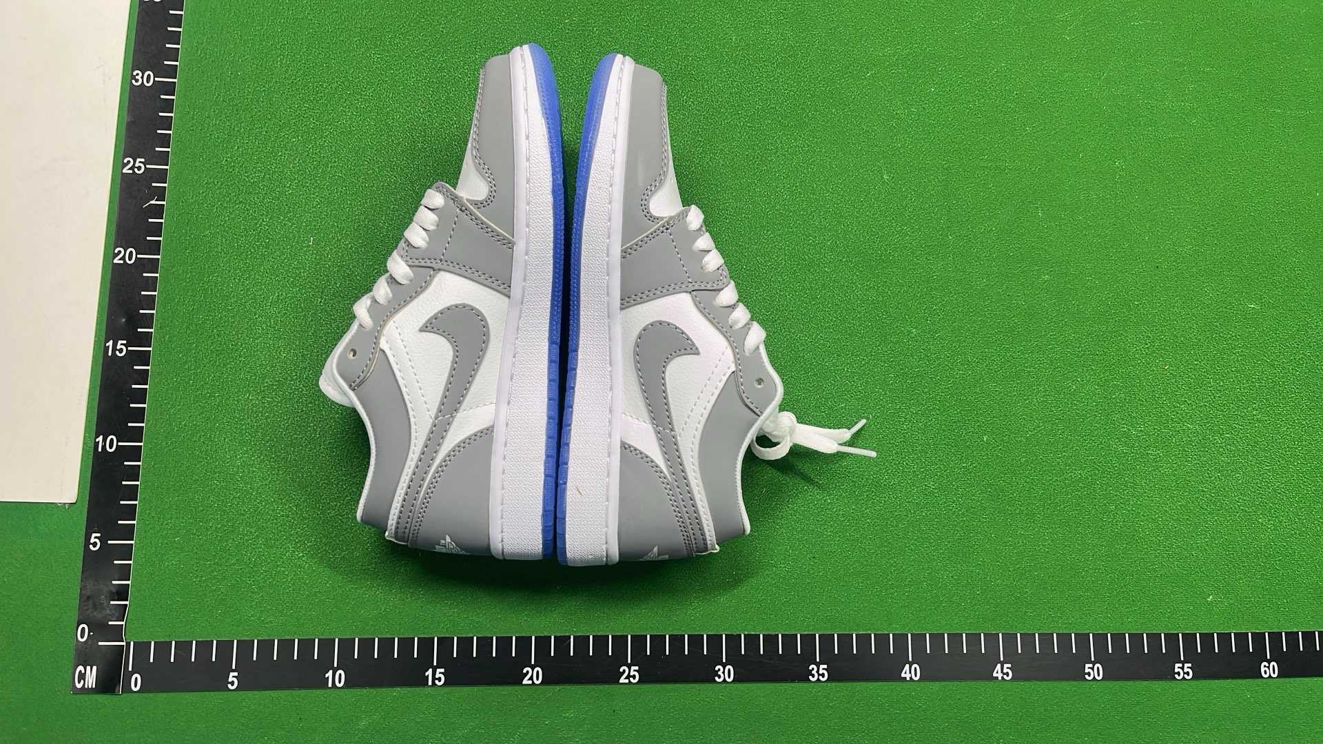 Air Jordan 1 Low Retro Sneakers