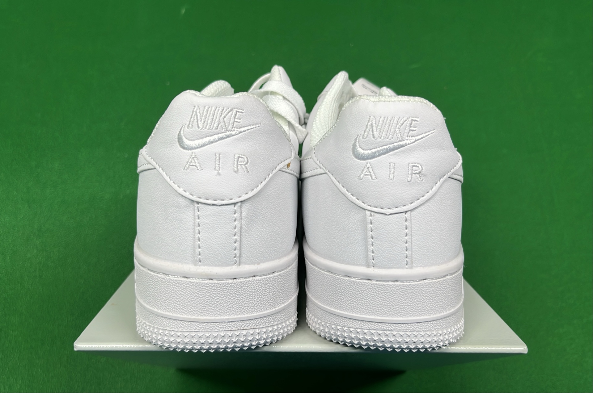 Nike Air Force 1 Low Supreme Collaboration Sneakers