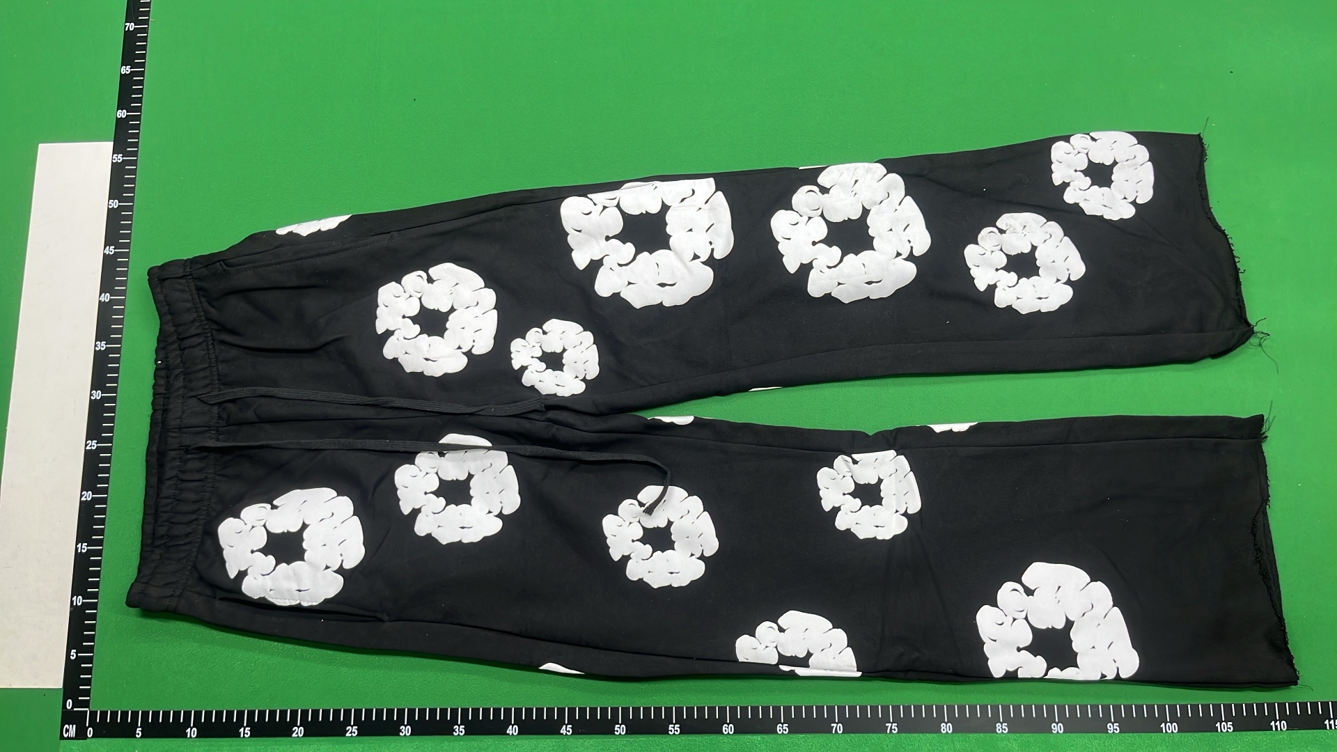 Black and White Floral Print Hoodie & Pants Set for Women