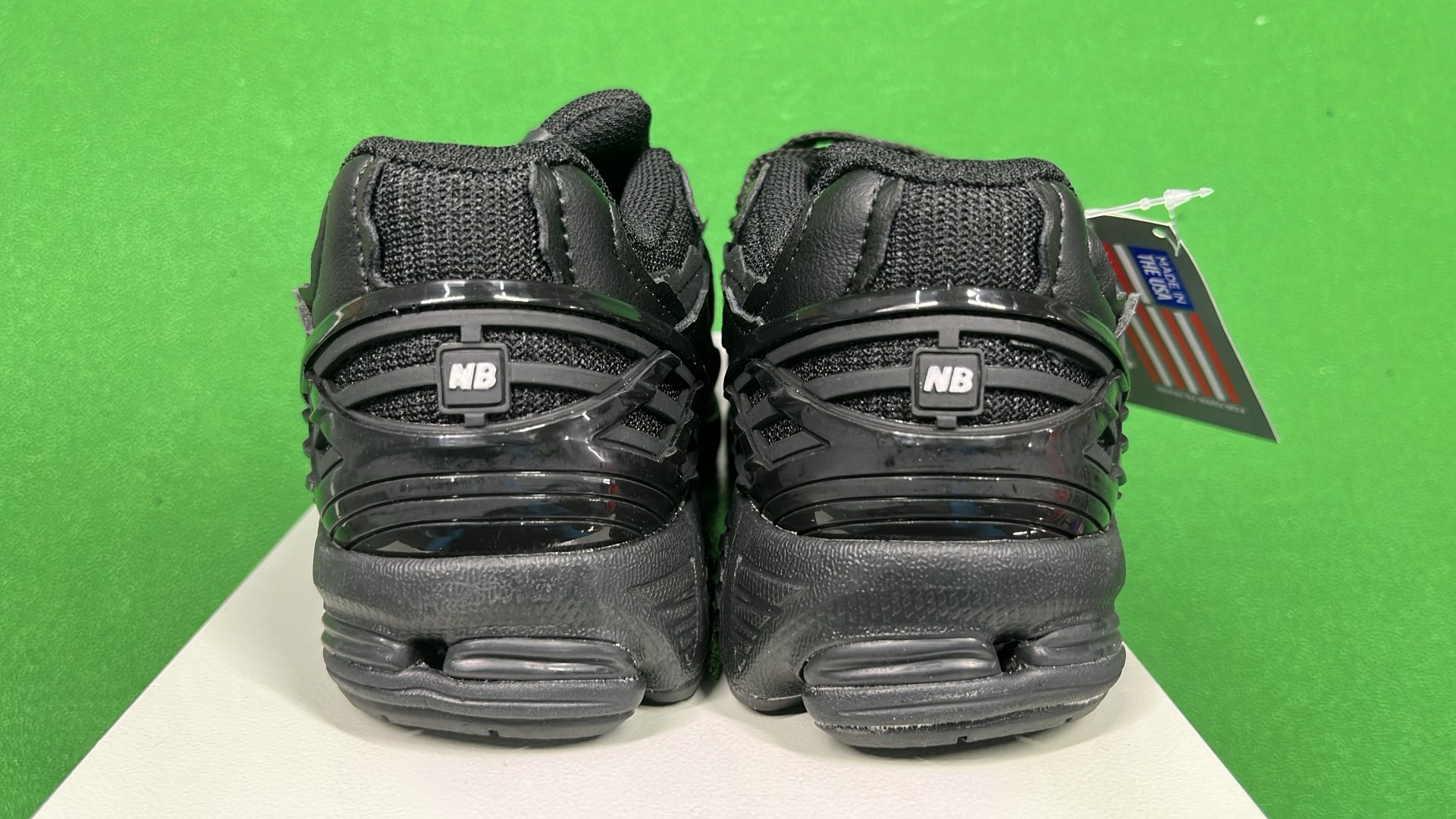 New Balance 2002R Running Shoes for Men and Women