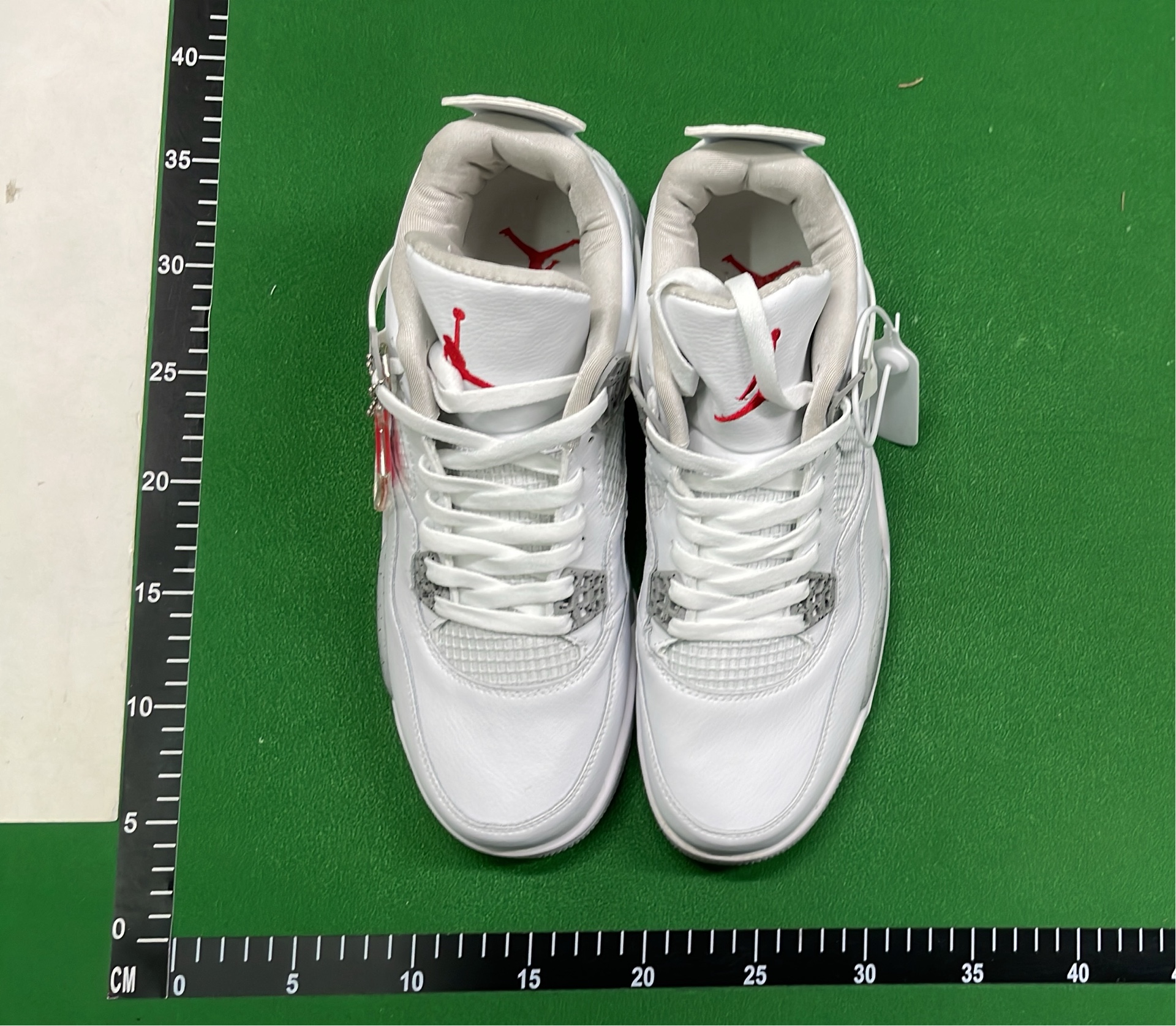 Air Jordan 4 Sneakers - Classic Basketball Shoes for Men and Women