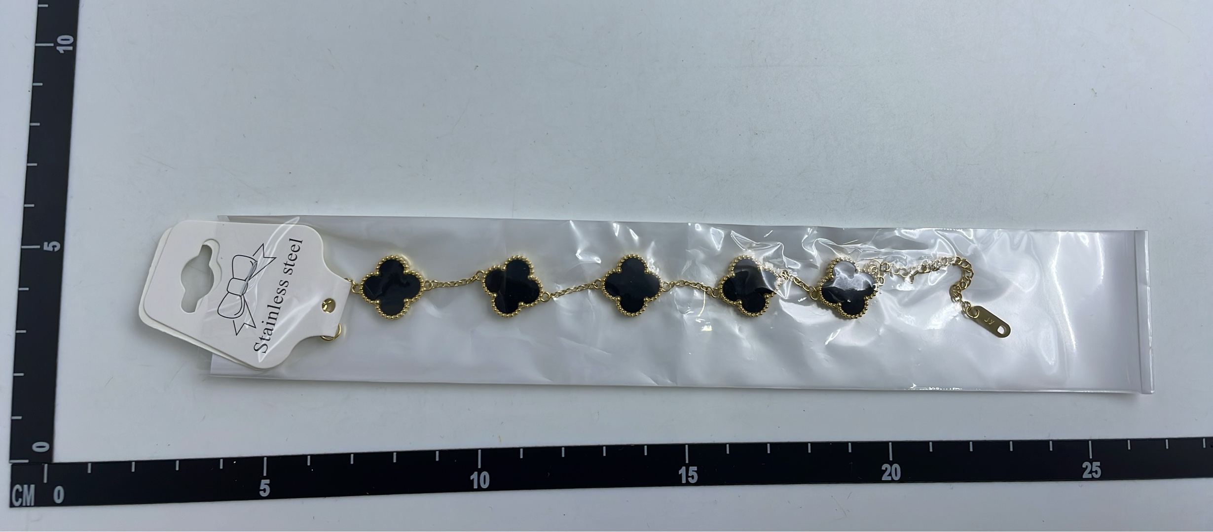 Alhambra Gold Bracelet with Red Jade