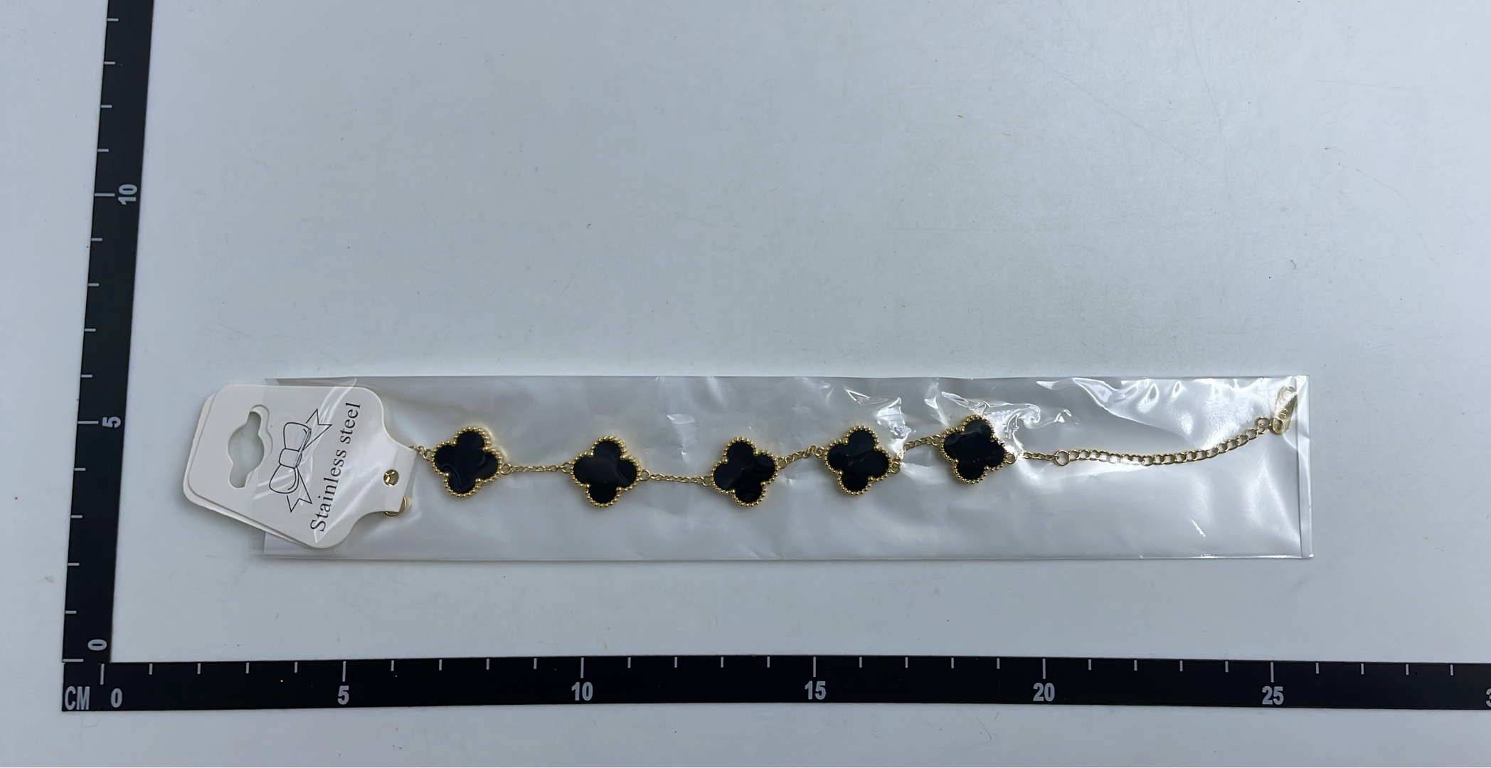 Alhambra Gold Bracelet with Red Jade