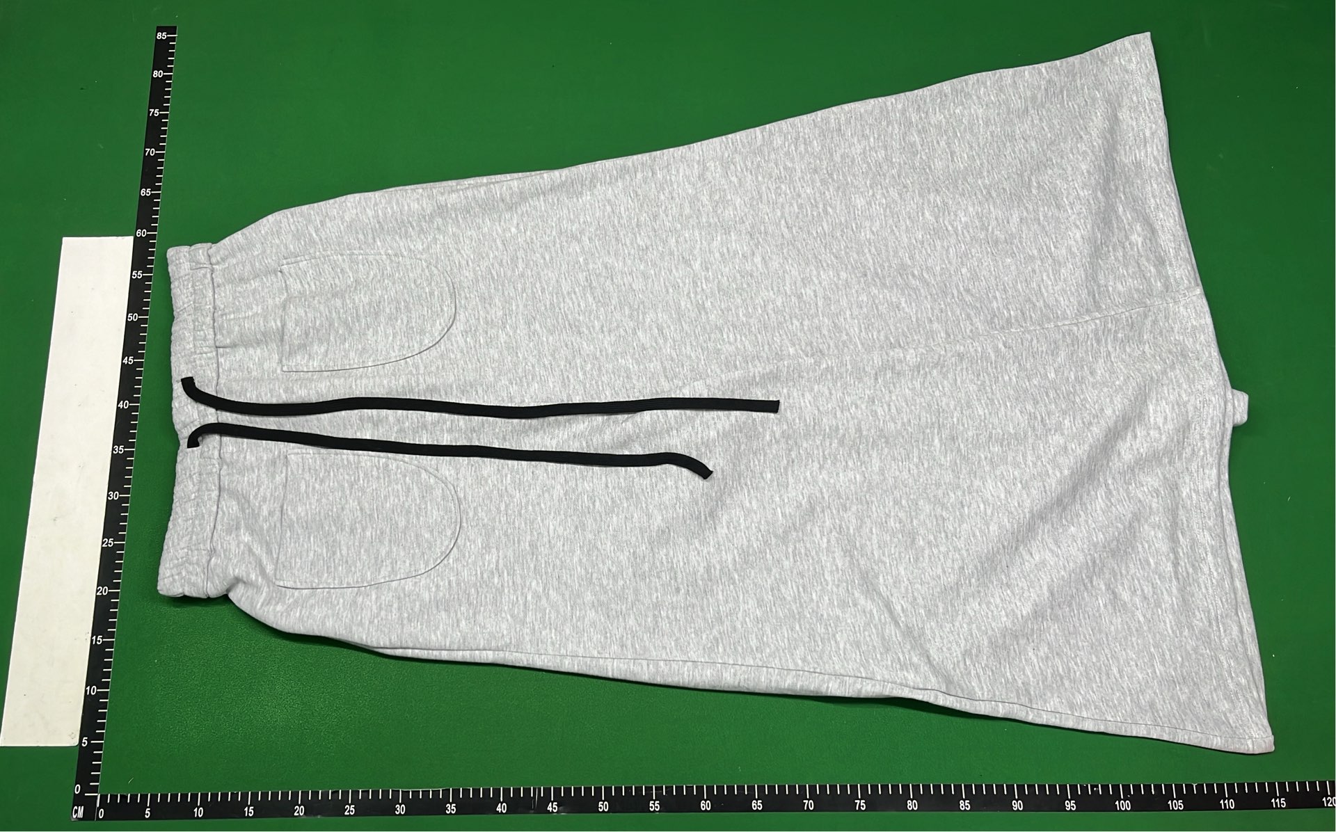 Gray Wide-Leg Drawstring Shorts for Casual Wear