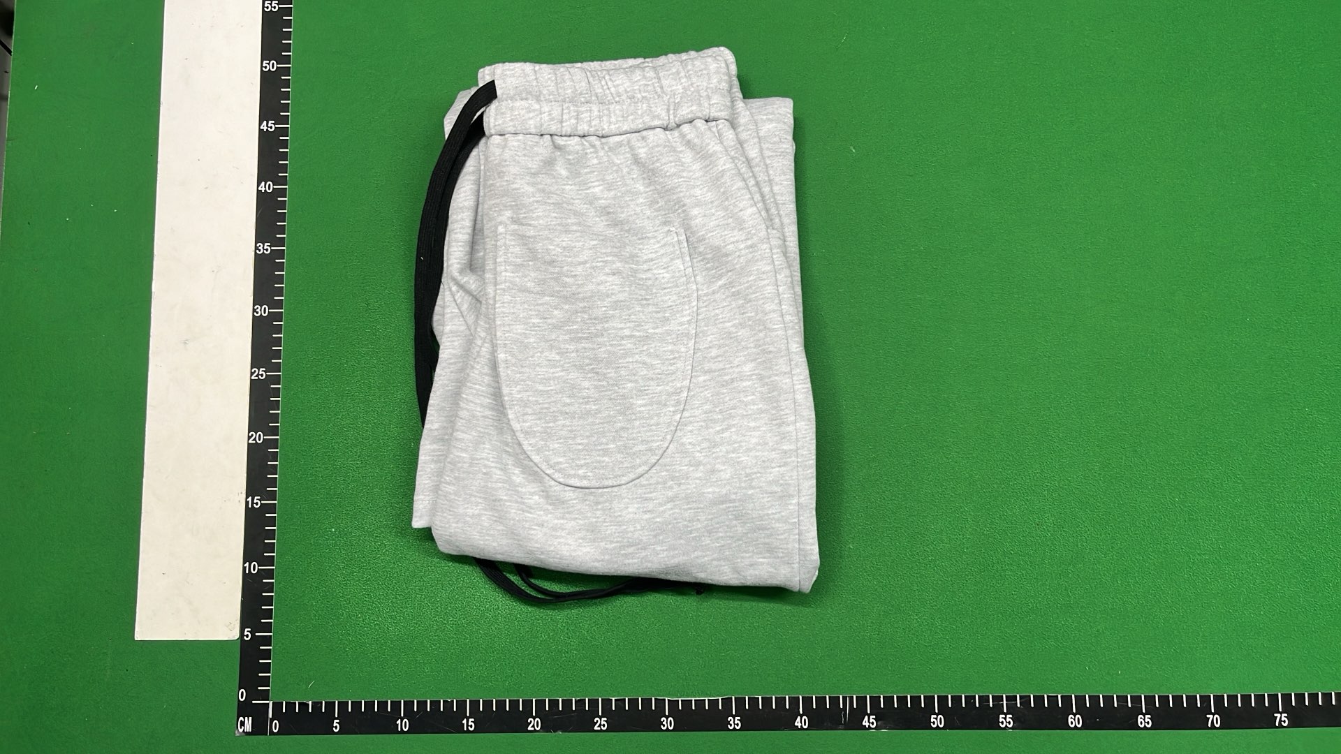 Gray Wide-Leg Drawstring Shorts for Casual Wear