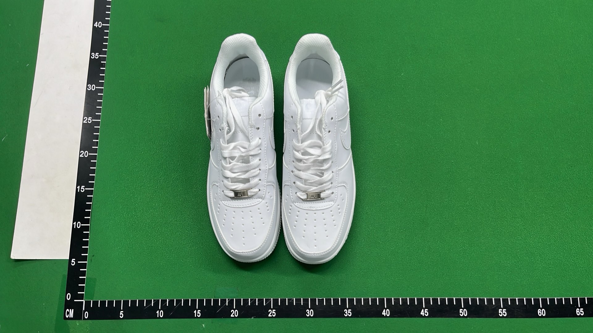 Nike Air Force 1 Low Supreme Collaboration Sneakers