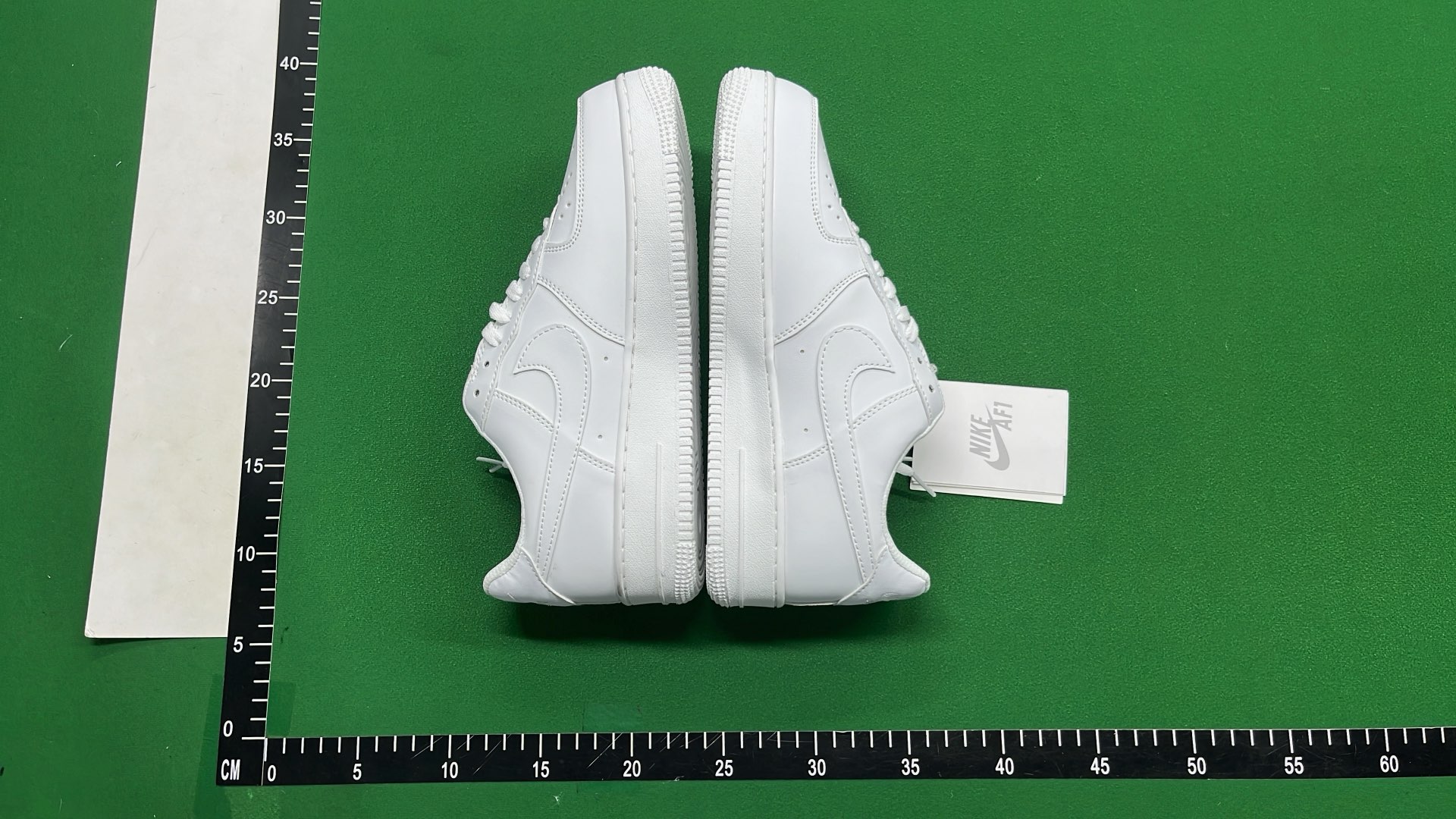 Nike Air Force 1 Low Supreme Collaboration Sneakers