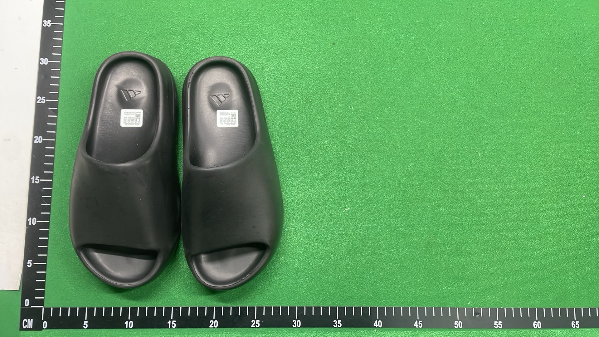 Yeezy Slide Sandals Cream White