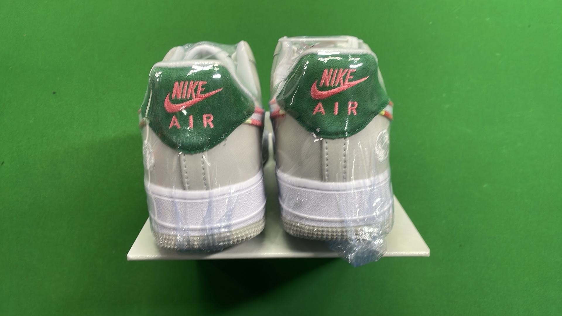 Nike Air Force 1 Low Sneakers - Classic Street Style