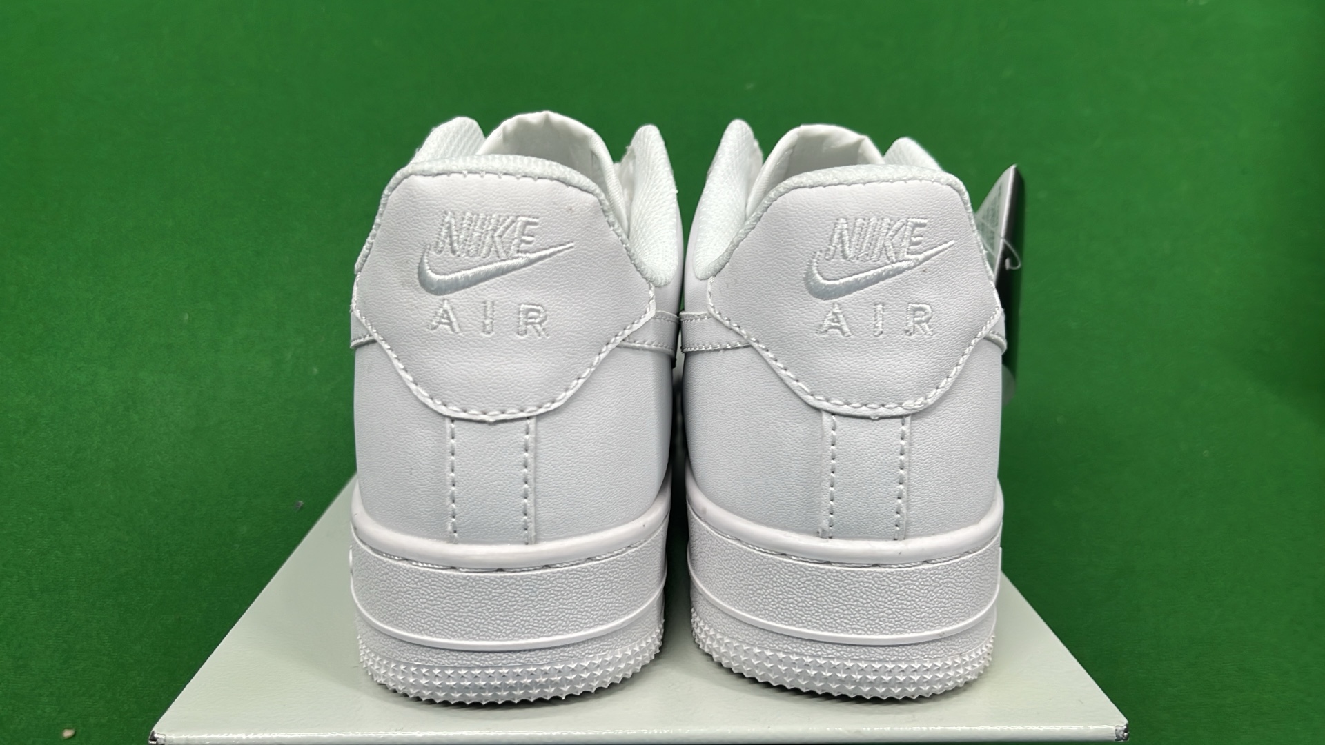 Nike Air Force 1 Low Supreme Collaboration Sneakers