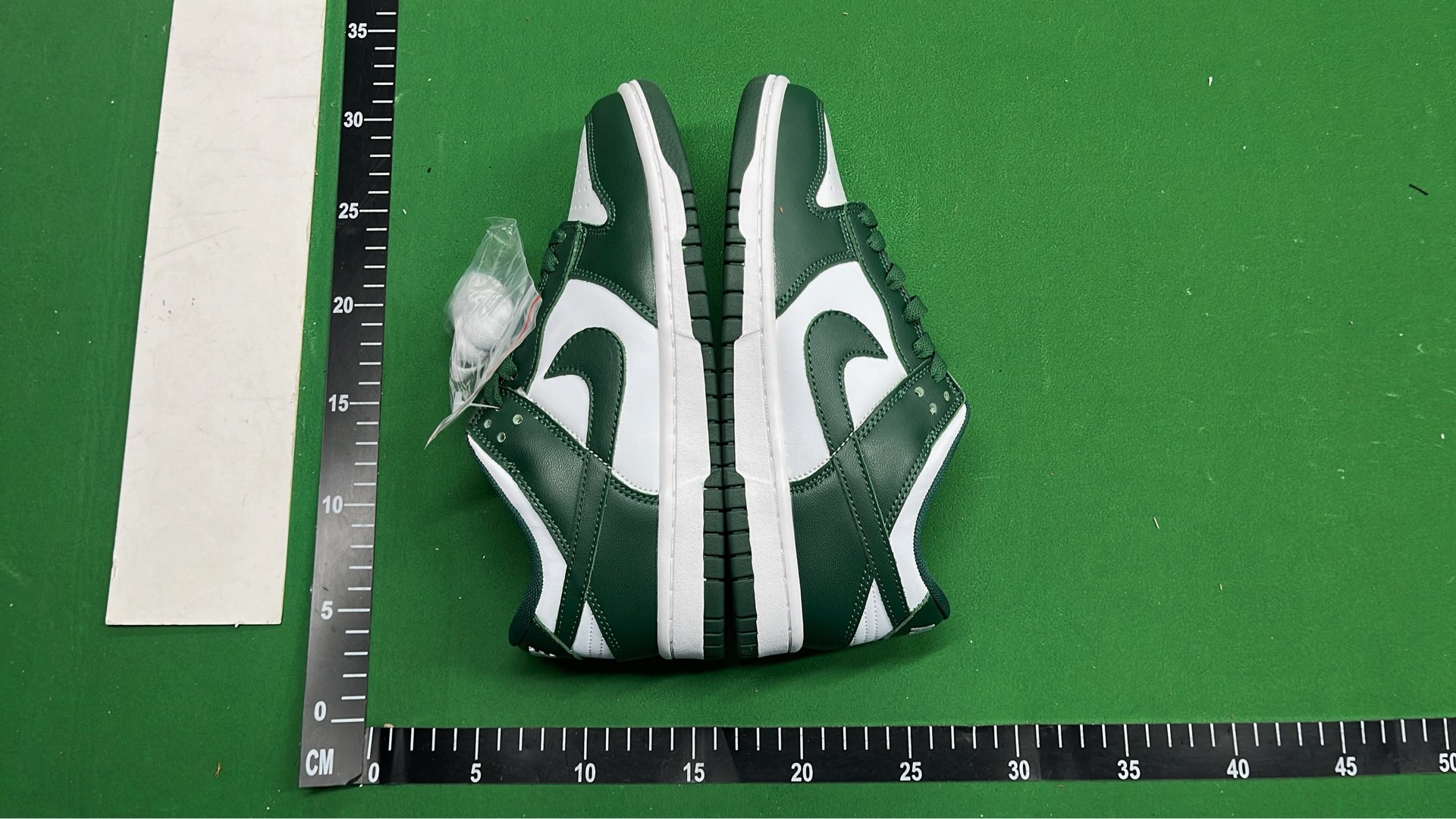 Nike Dunk Low Sneakers - Classic Street Style