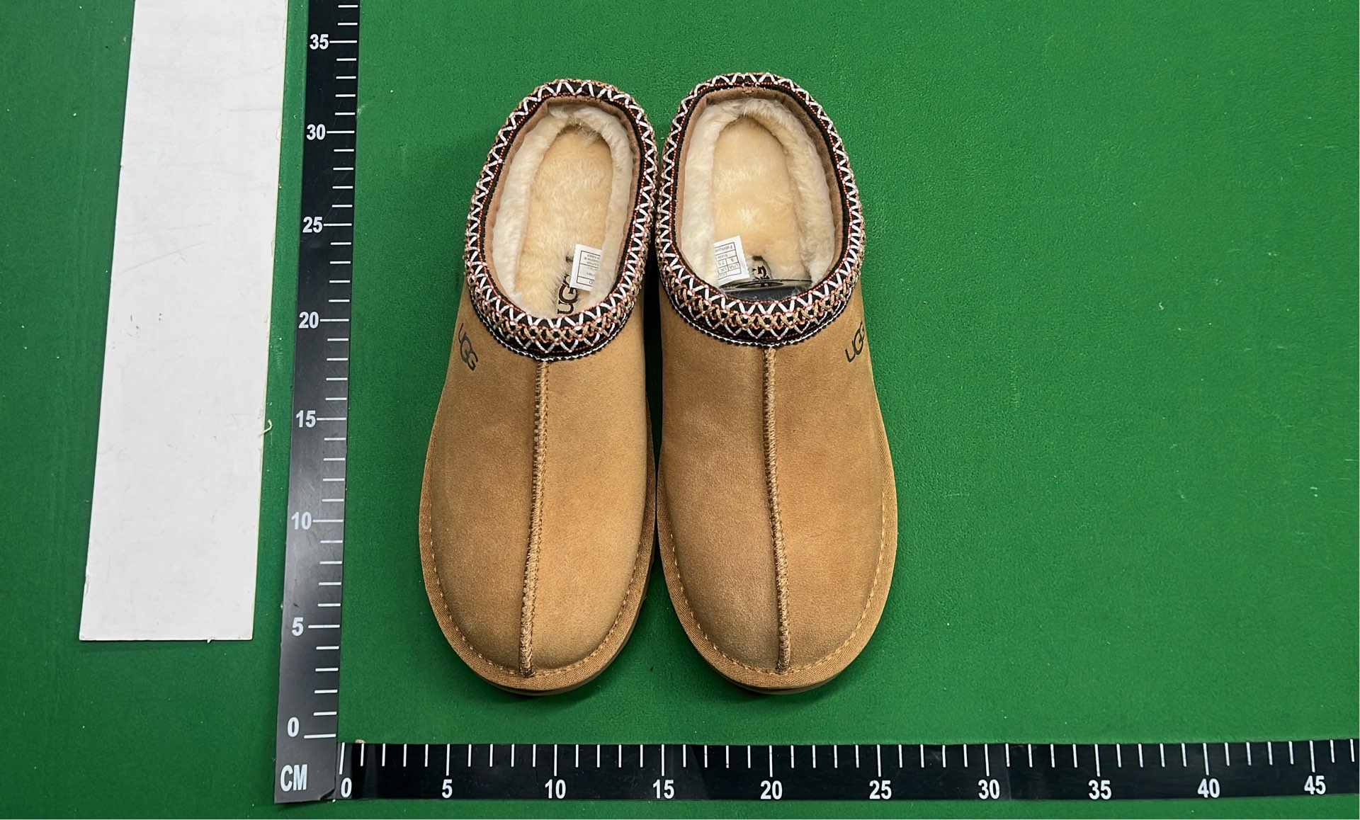 Cozy Faux Sheepskin Slippers for Men and Women - Warm Indoor Shoes