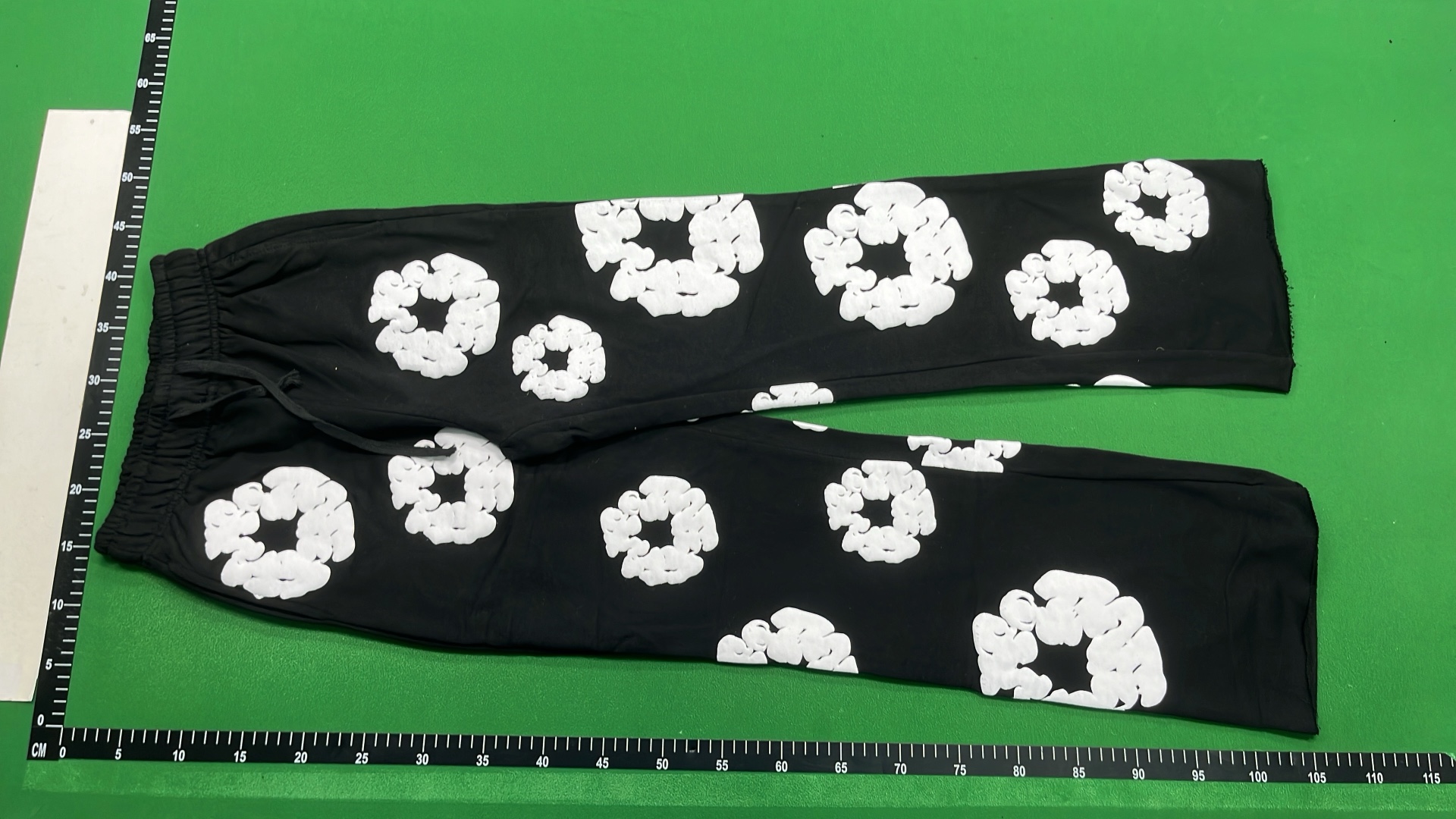 Black and White Floral Print Hoodie & Pants Set for Women