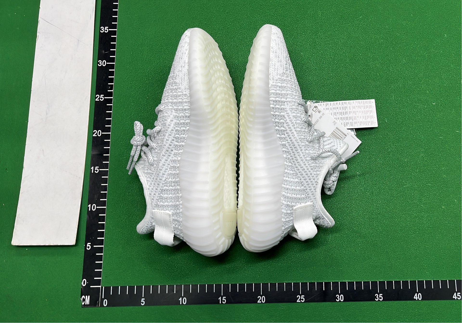 Yeezy Boost 350 V2 Sneakers - Fashionable Streetwear Shoes