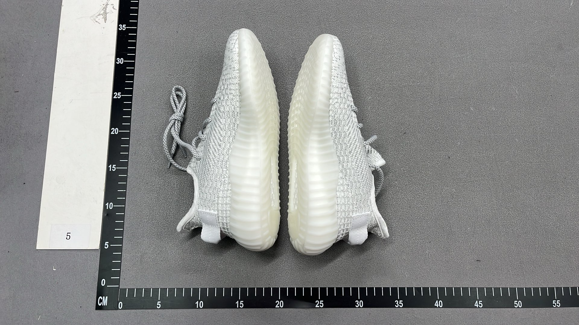 Yeezy Boost 350 V2 Sneakers - Fashionable Streetwear Shoes