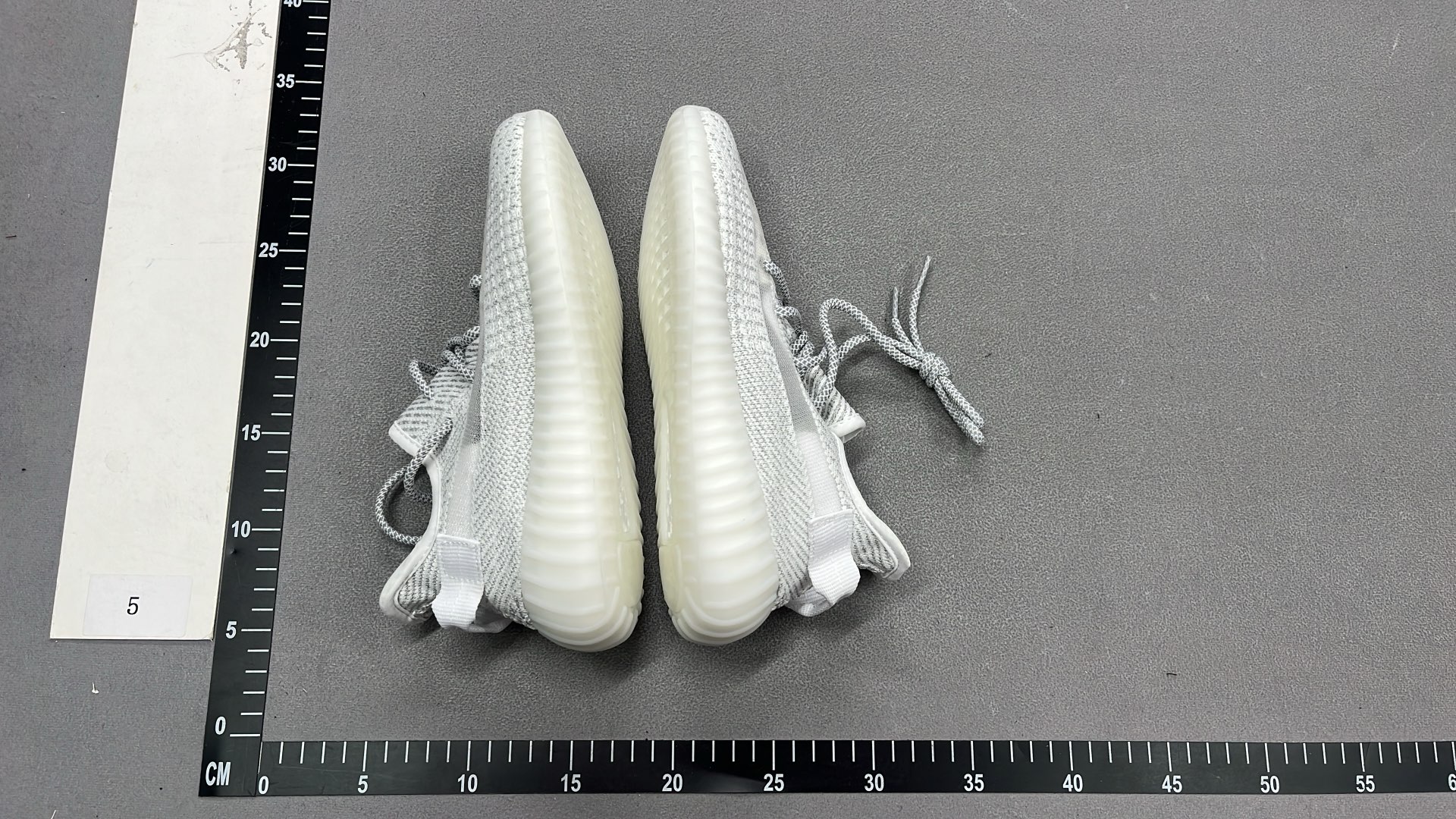 Yeezy Boost 350 V2 Sneakers - Fashionable Streetwear Shoes