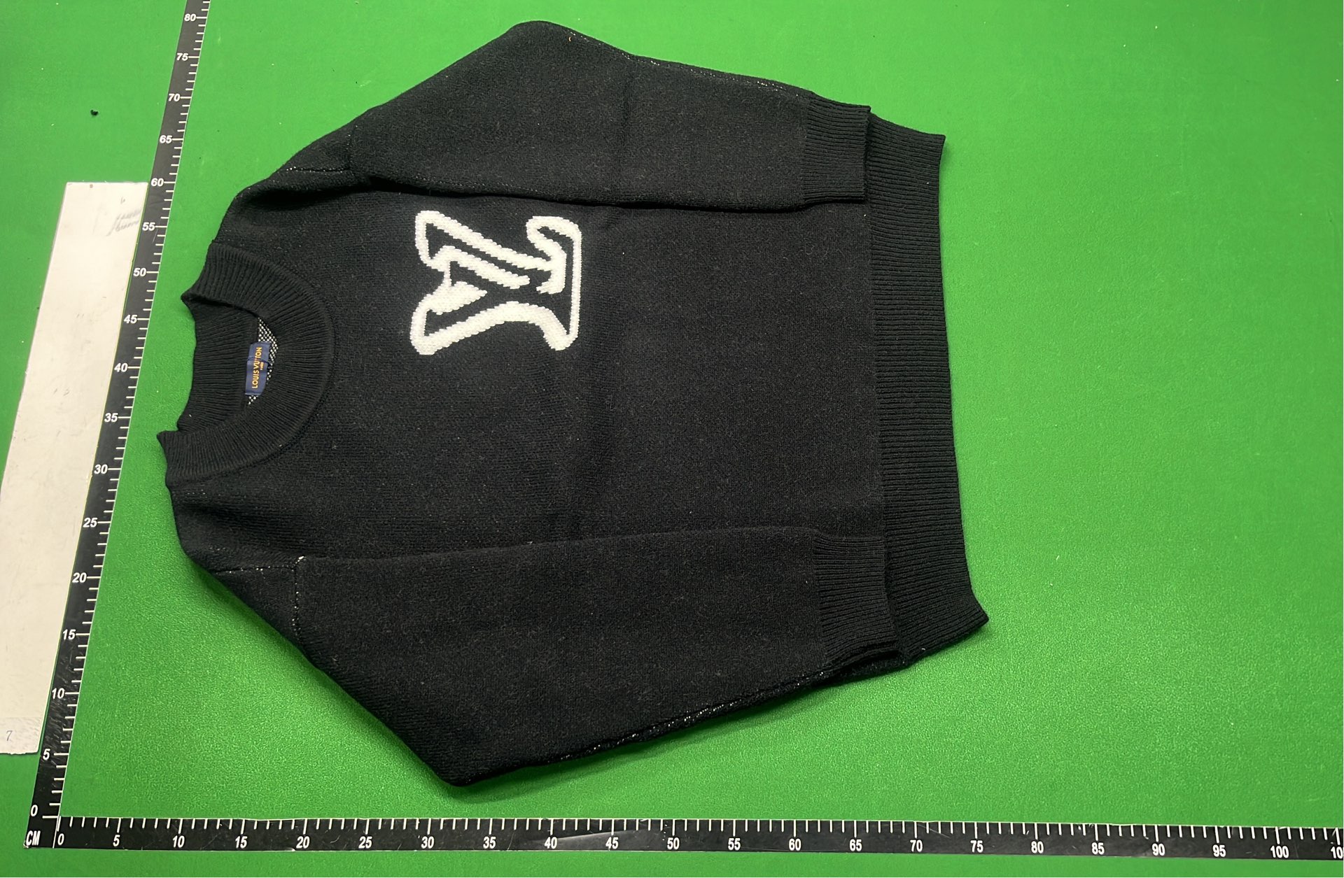 1:1 Batch LOUIS VUITTONsweater1  in the Best OopBuy Spreadsheet QC photos