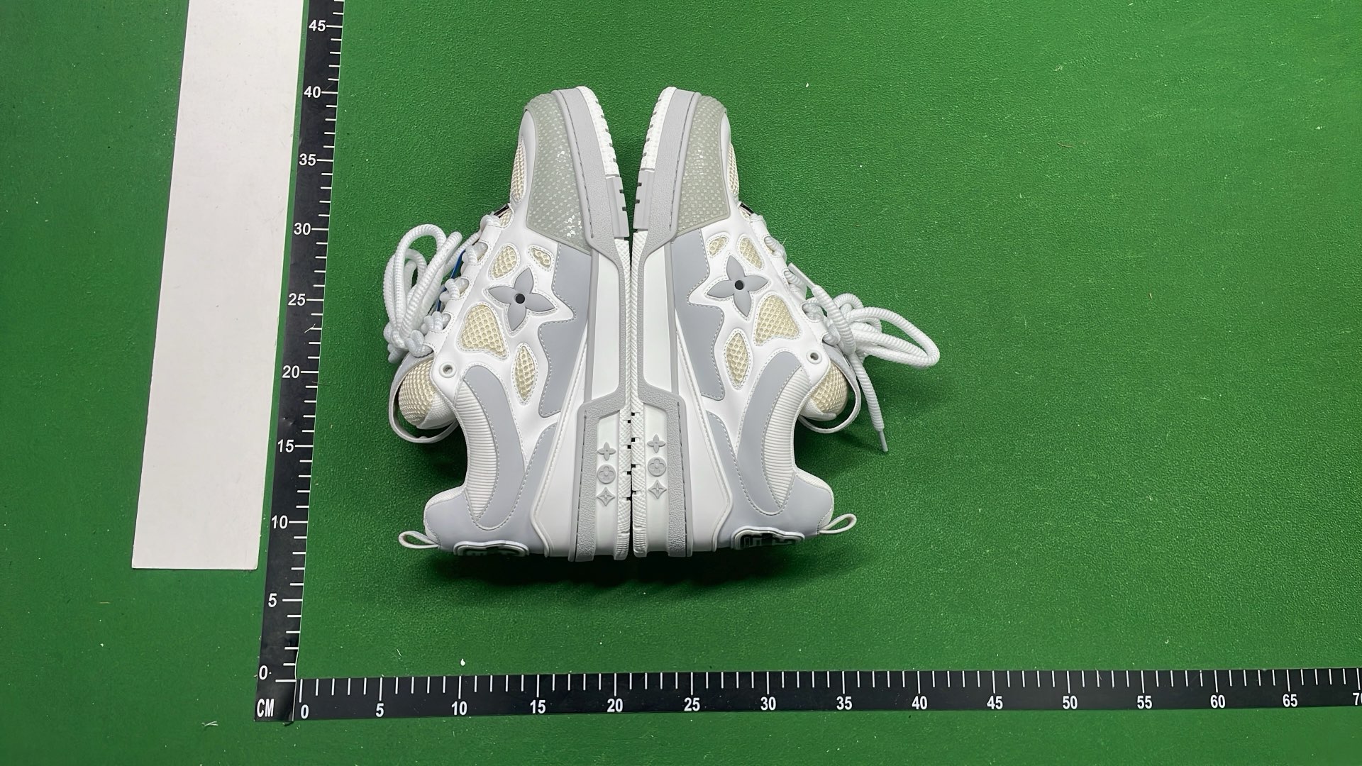 1:1 Batch LOUIS VUITTON shoes-1  in the Best OopBuy Spreadsheet QC photos