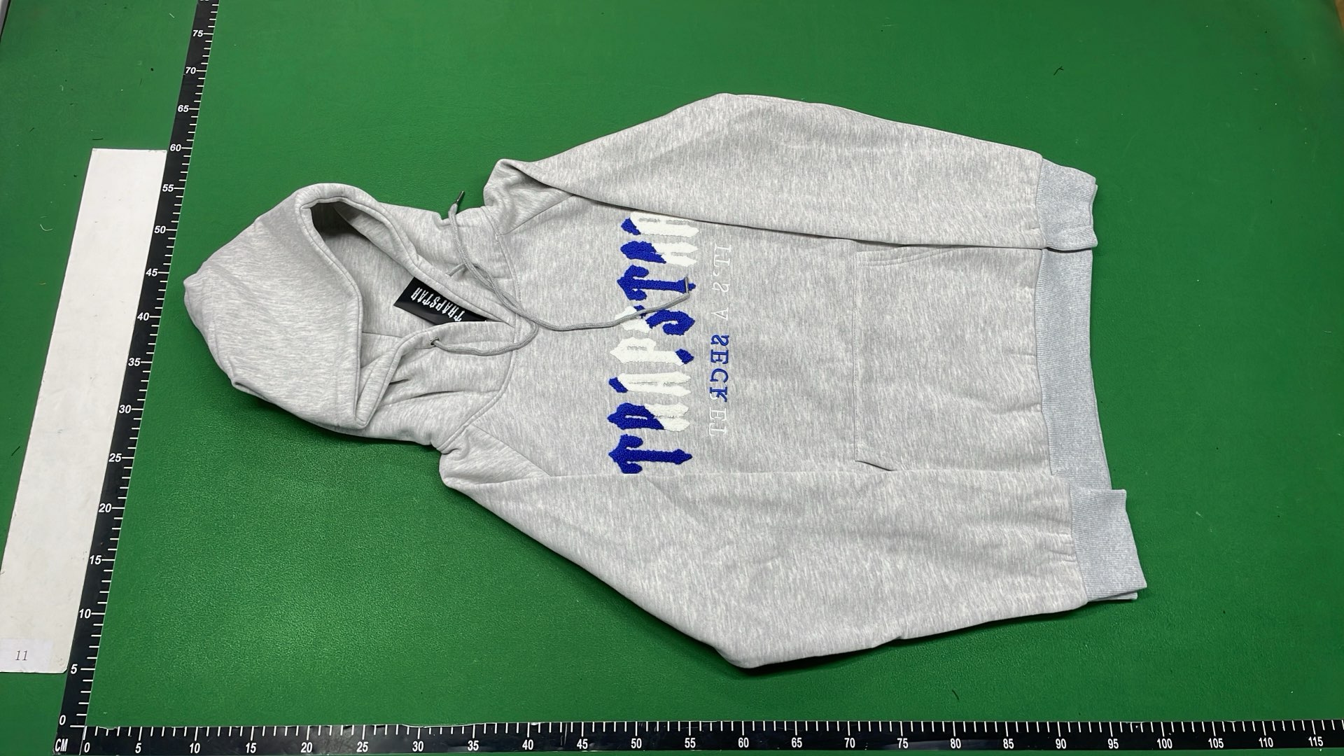 TRAPSTAR Hoodie & Pants Set - Fashionable Sweatshirt Tracksuit for Men and Women