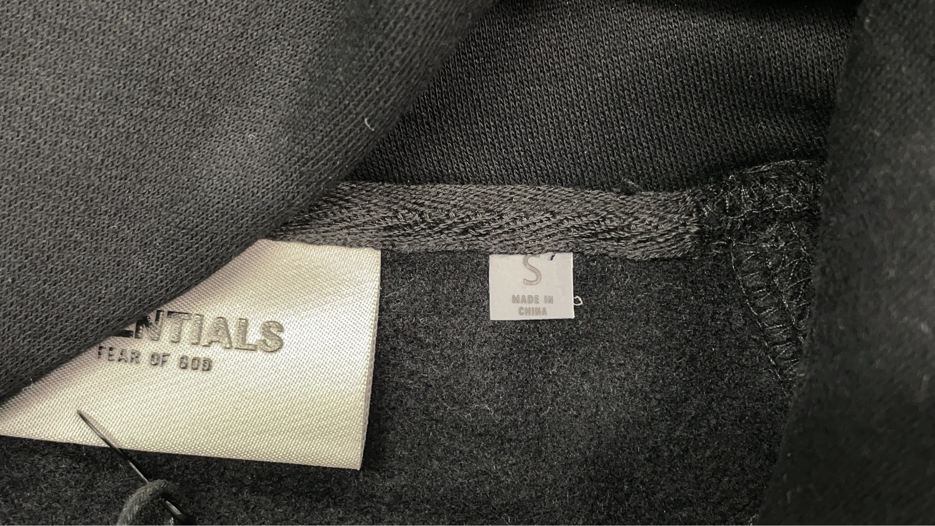 FG Black Hoodie with Gradient Logo - Streetwear Style