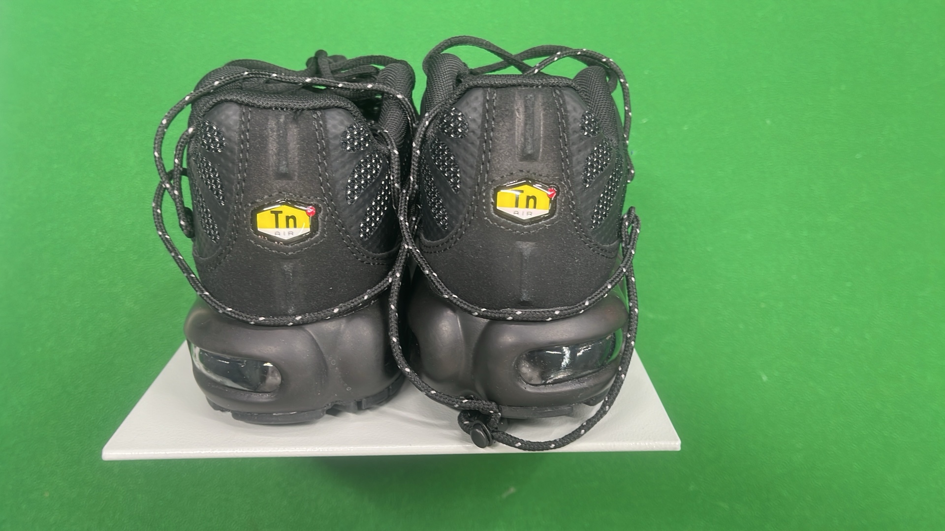 Nike Air Max 95 Sneakers - Men's and Women's Running Shoes