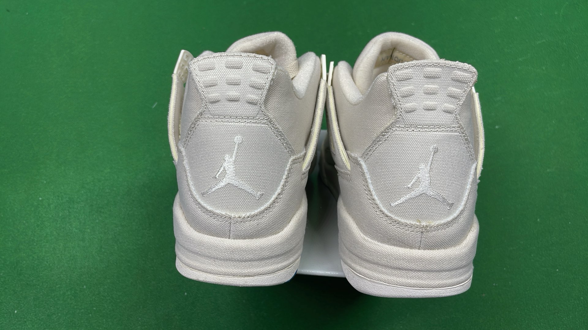 Air Jordan 4 Sneakers - Classic Basketball Shoes for Men and Women