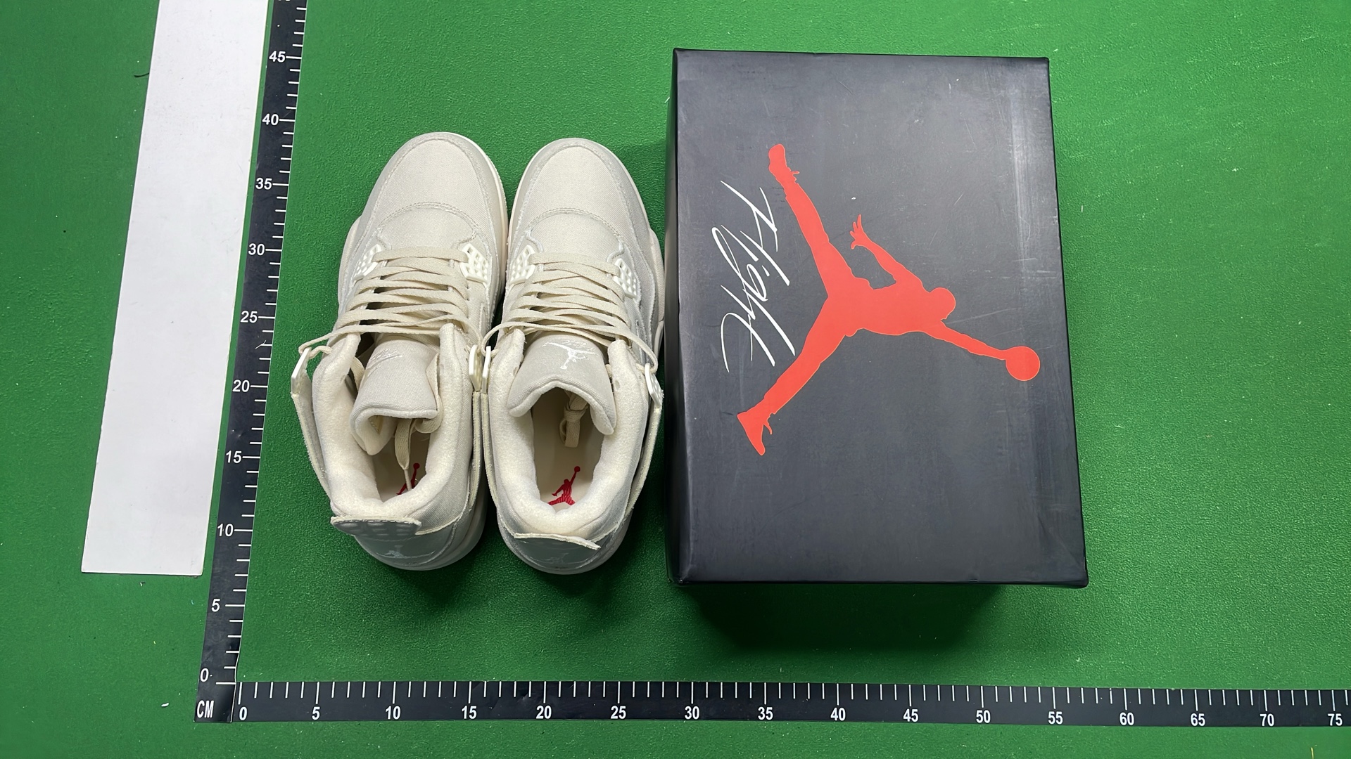 Air Jordan 4 Sneakers - Classic Basketball Shoes for Men and Women