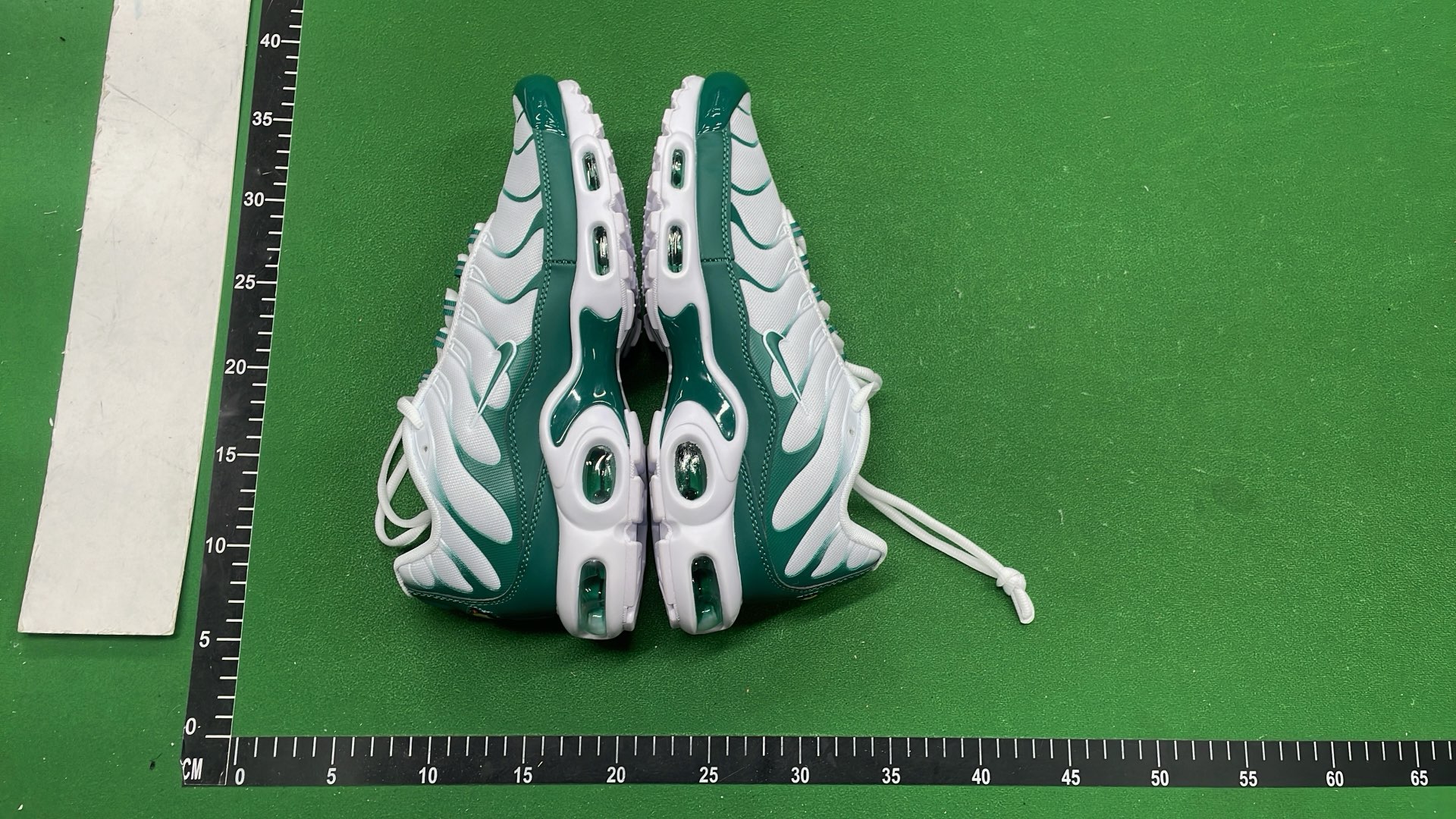 Nike Air Max Tailwind 4 Gradient Sneakers - Men's Running Shoes