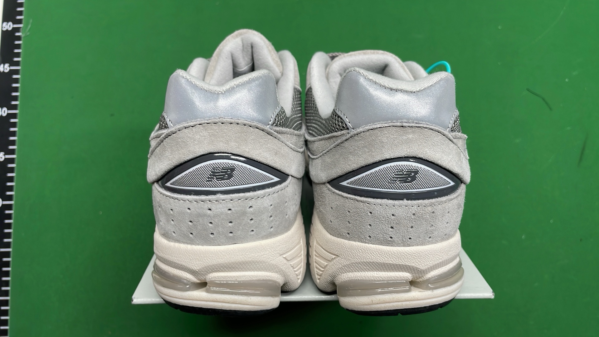 New Balance 2002R Running Shoes - Classic Retro Design